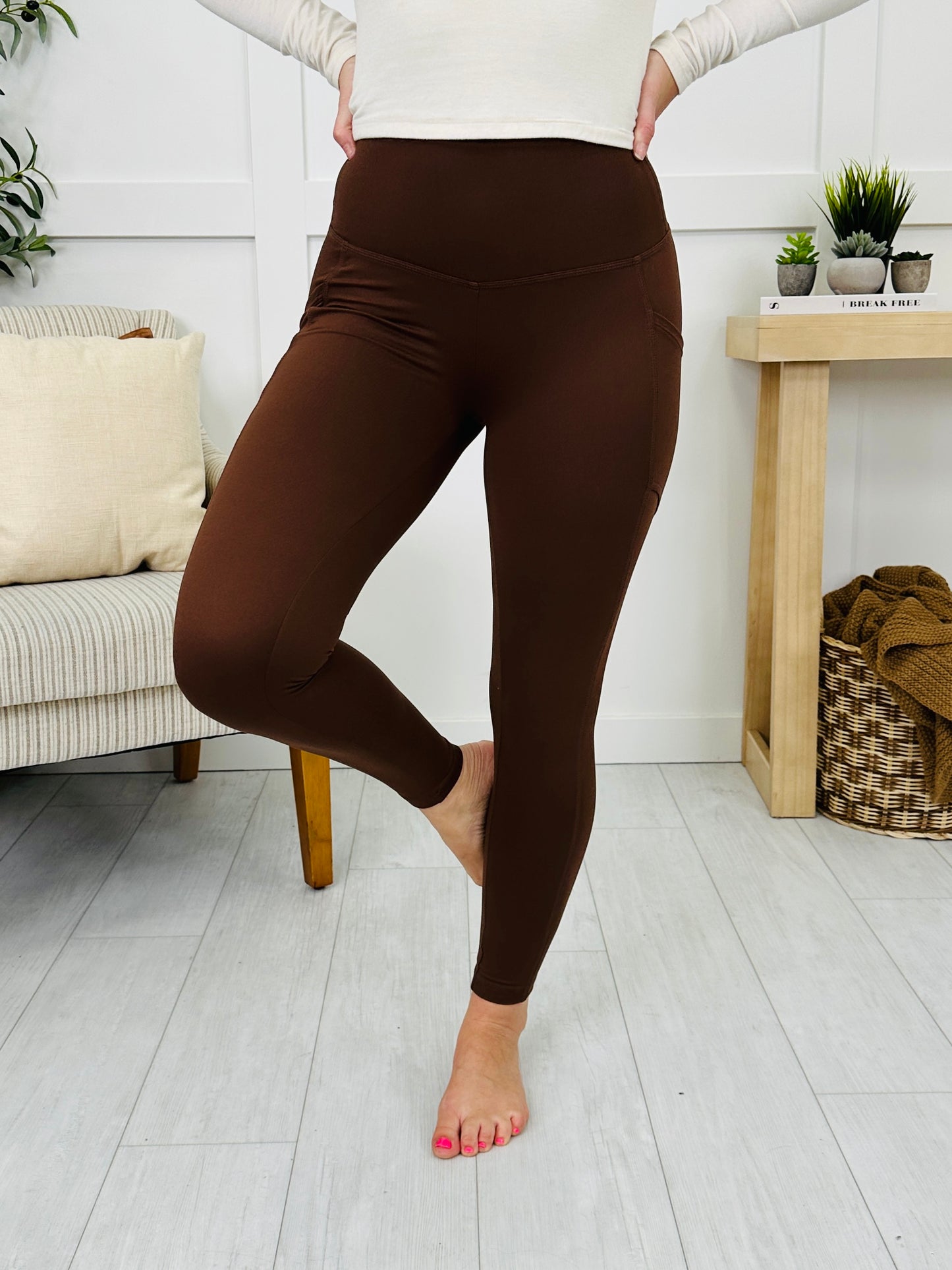 DOORBUSTER! Sculpted Comfort Leggings in Brown