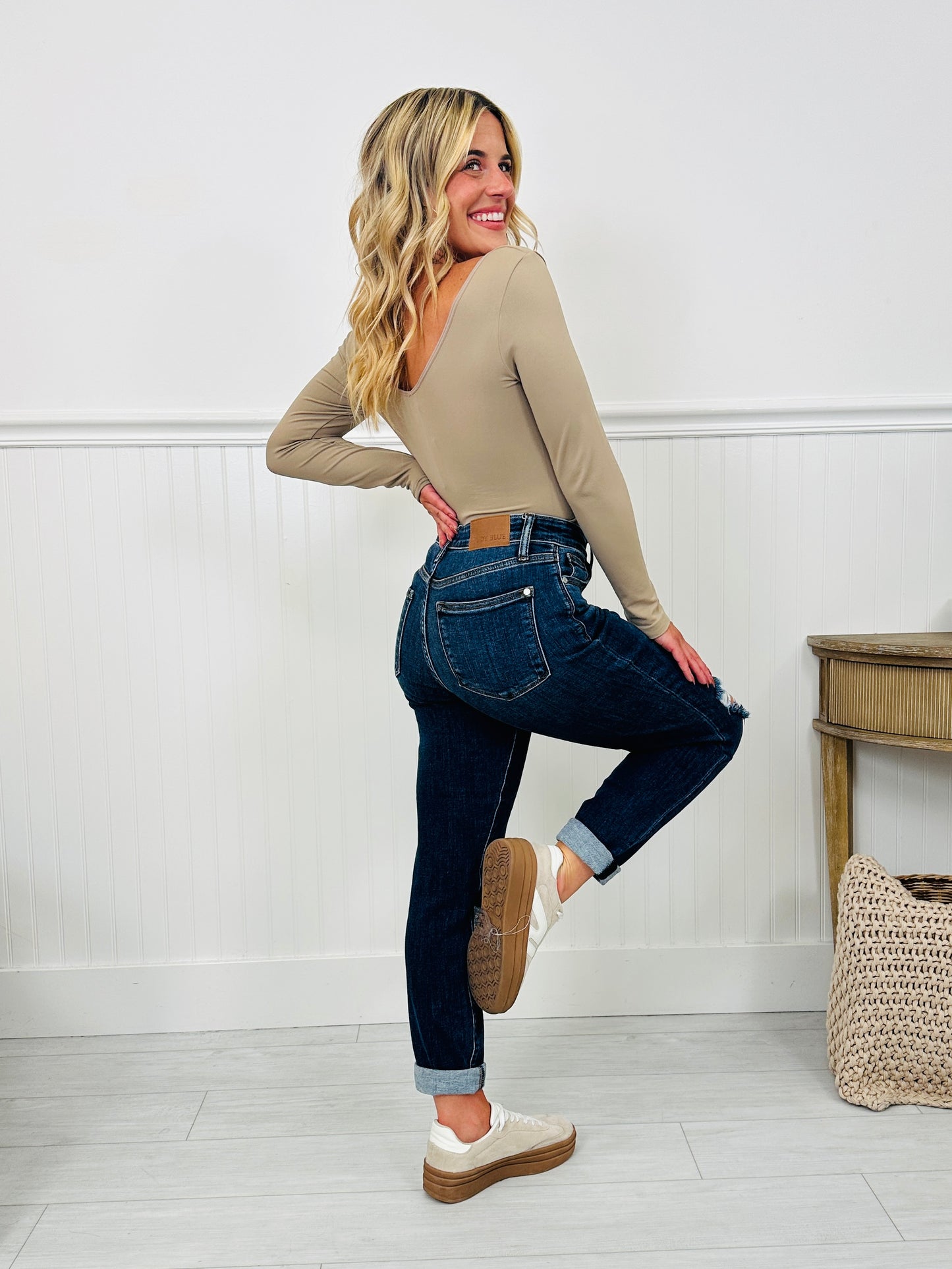 Judy Blue Walk This Way Slim Straight Leg Jeans in Reg/Curvy