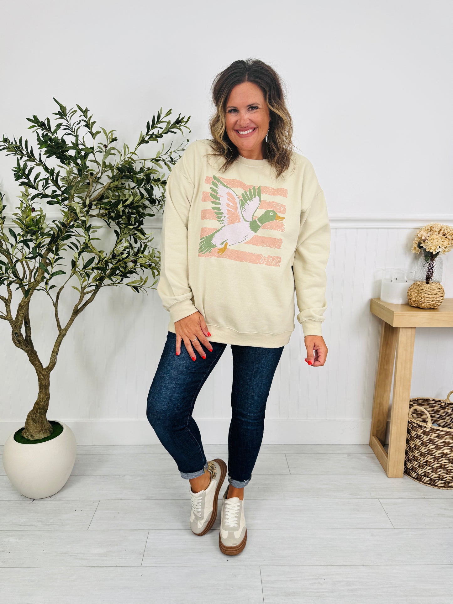 Vintage Duck Graphic Crewneck Sweatshirt