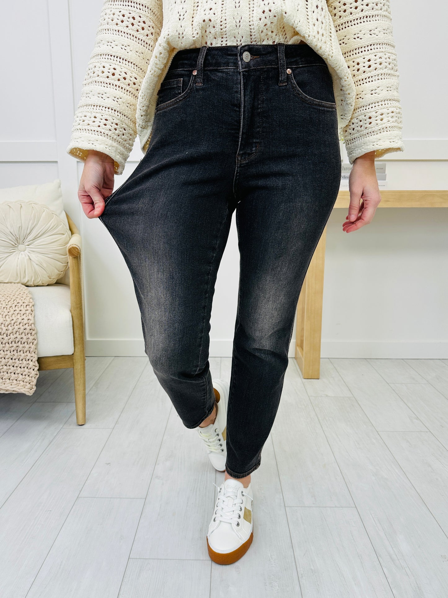 Judy Blue Losing Control Tummy Control Slim Fit Jeans