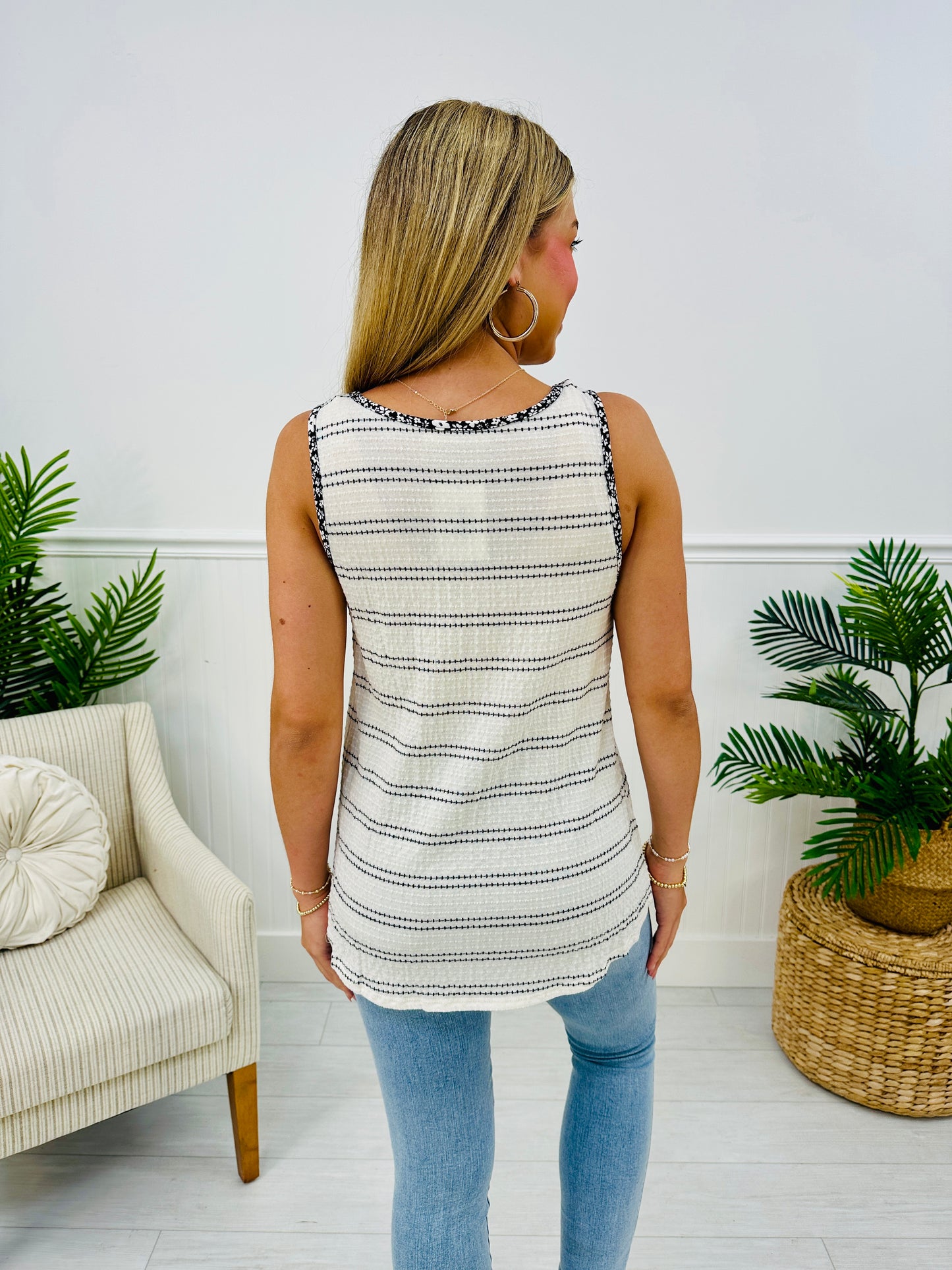Sunday Stride Tank Top in Off White/Black