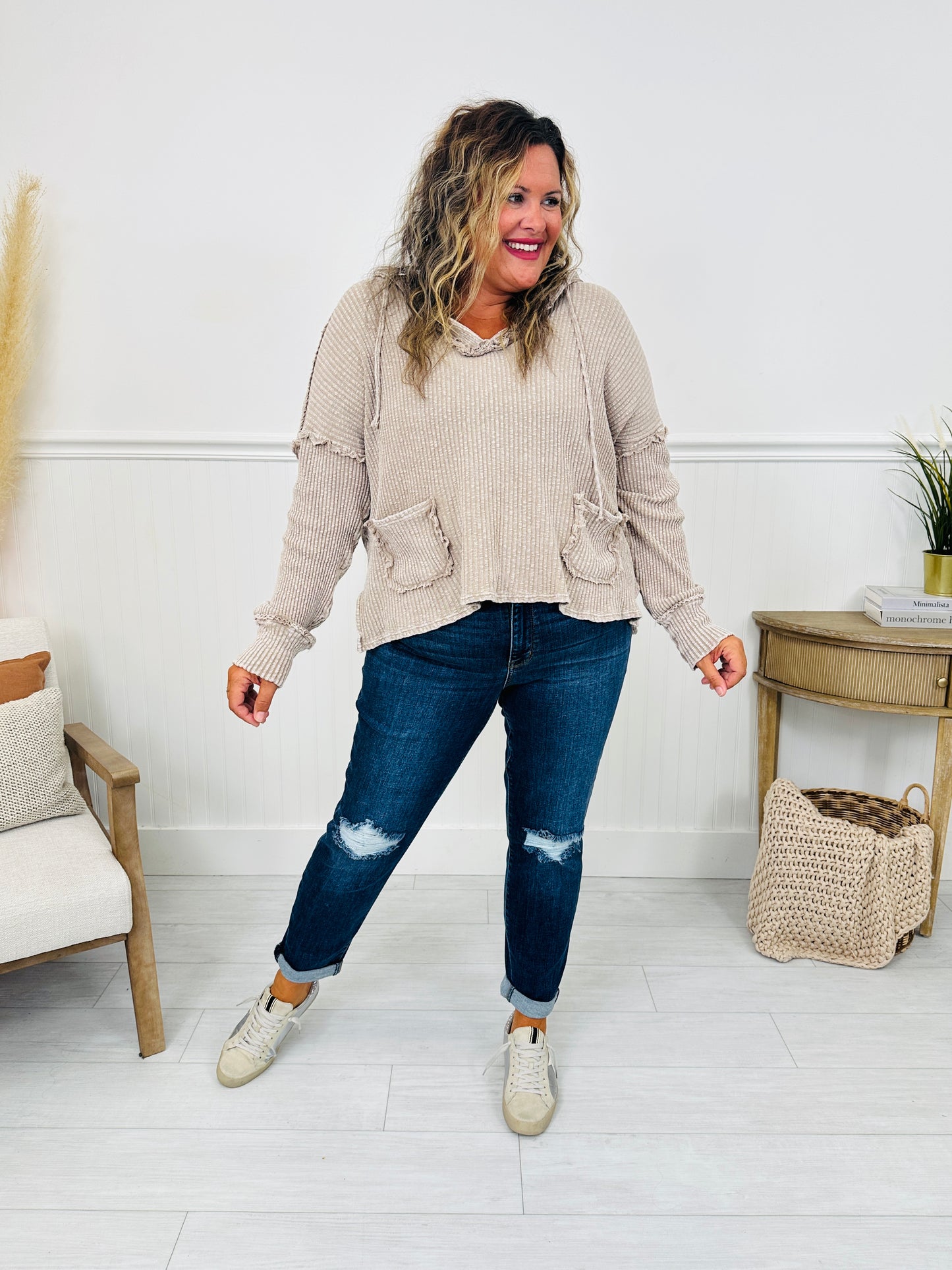 Judy Blue Walk This Way Slim Straight Leg Jeans in Reg/Curvy