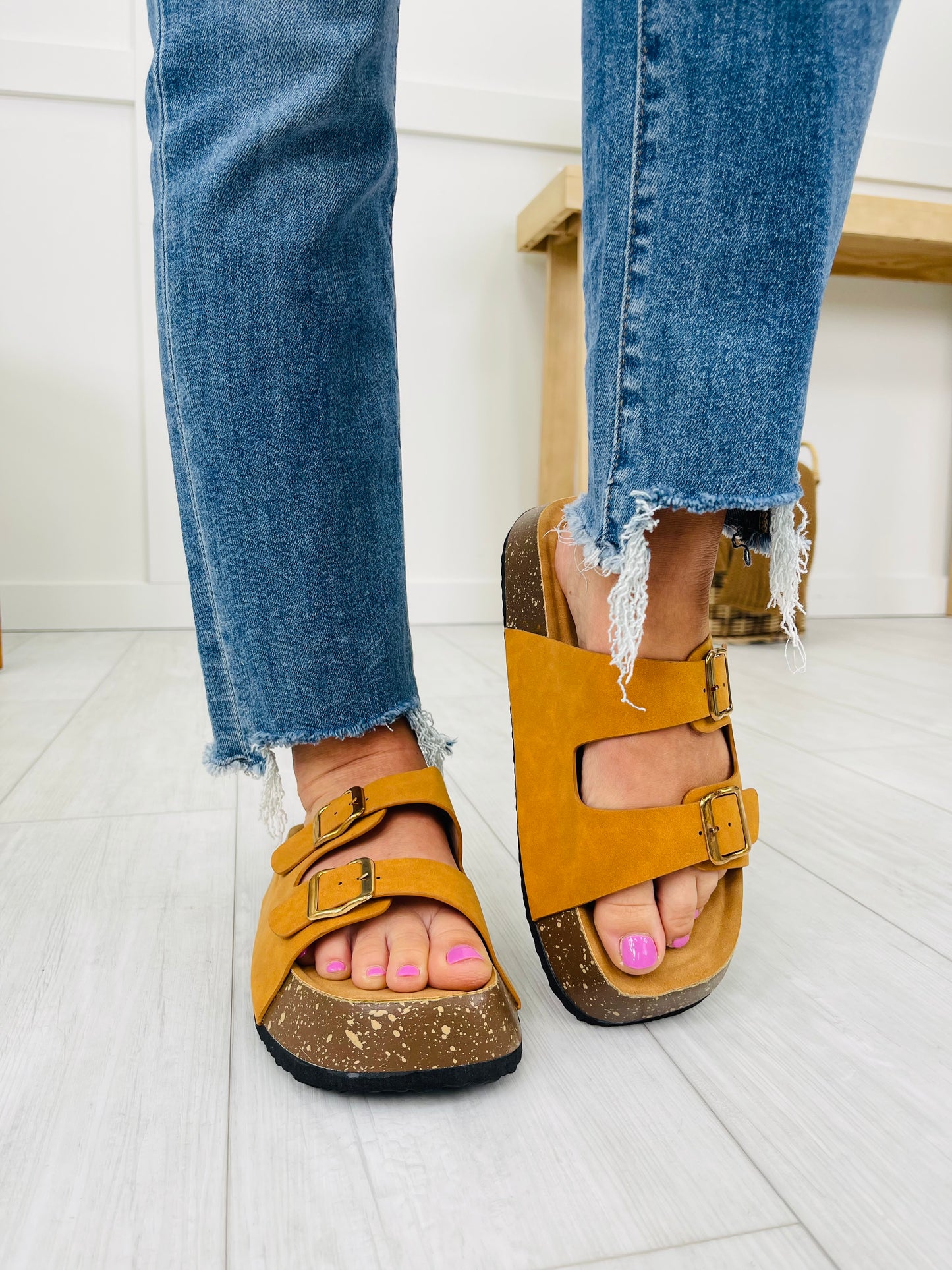 Daily Buckle Sandals