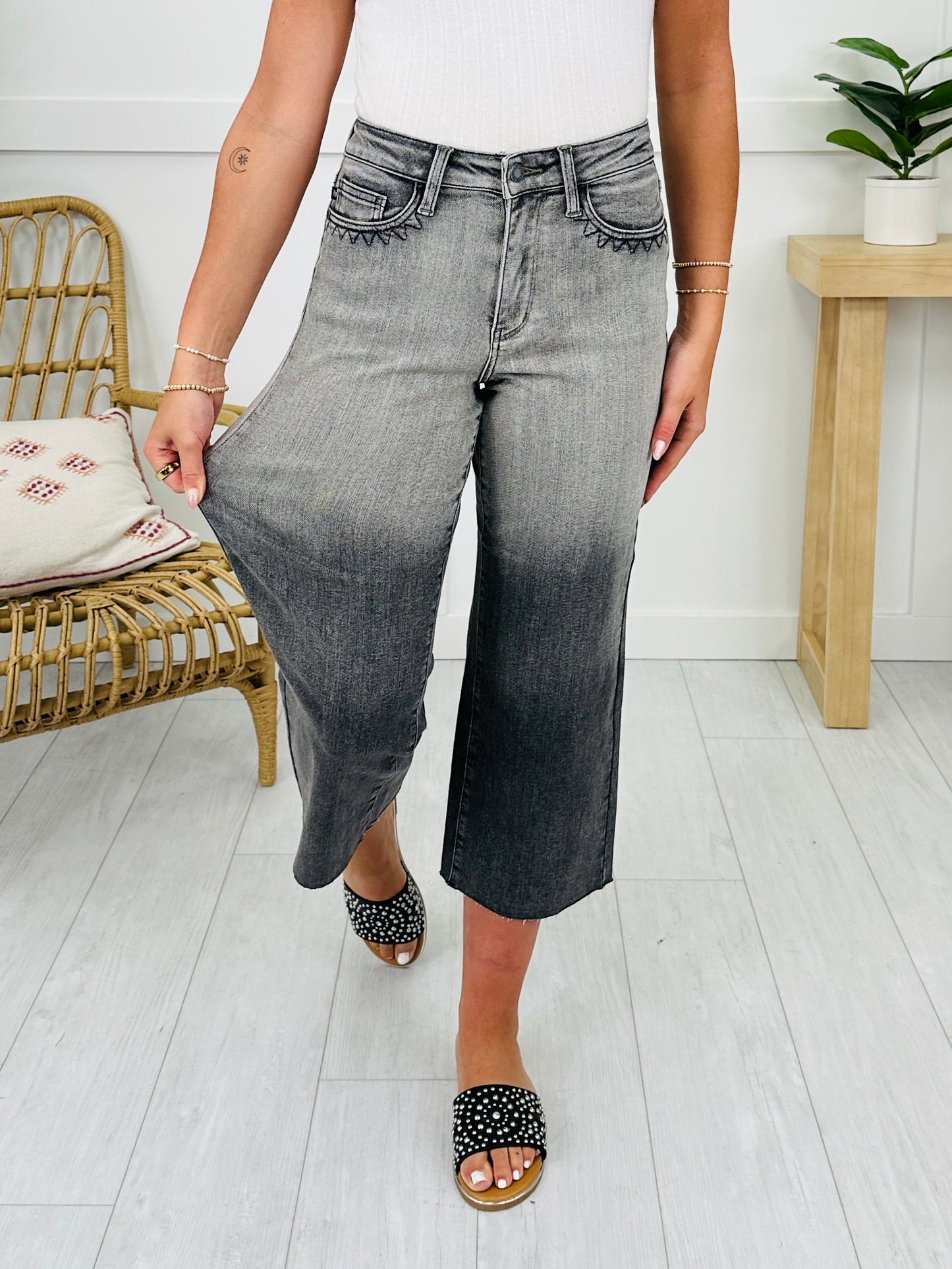 Judy Blue Pocketful of Charm Cropped Wide Leg Jeans