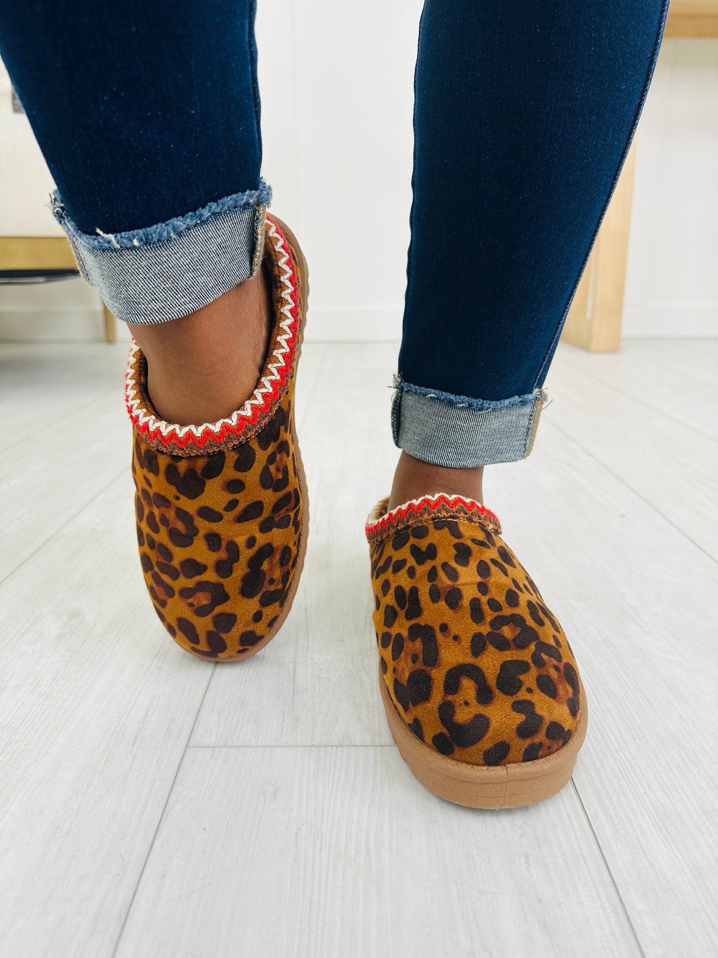 Snuggle Stitch Clogs in Leopard
