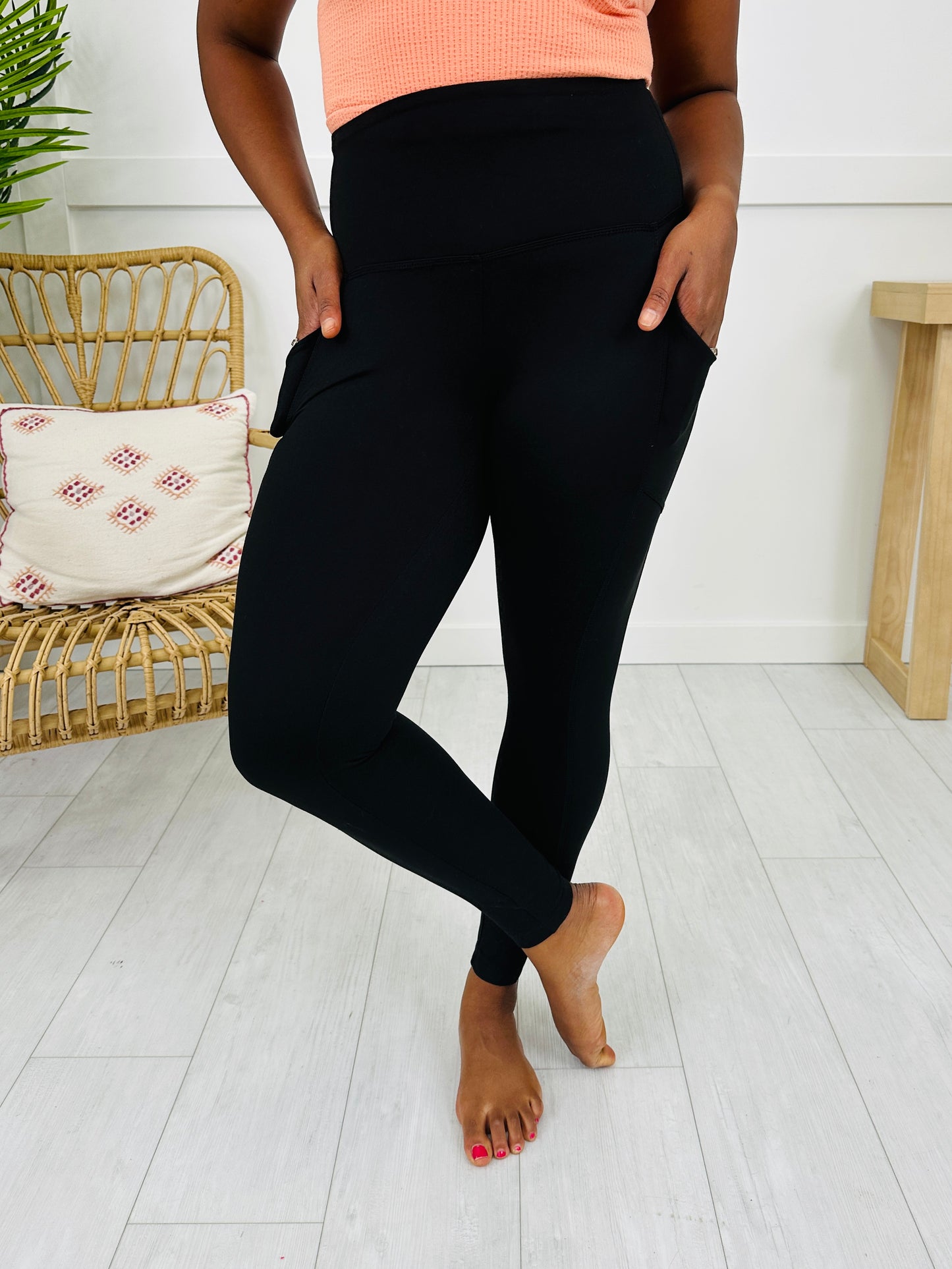 DOORBUSTER! Sculpted Comfort Leggings in Black