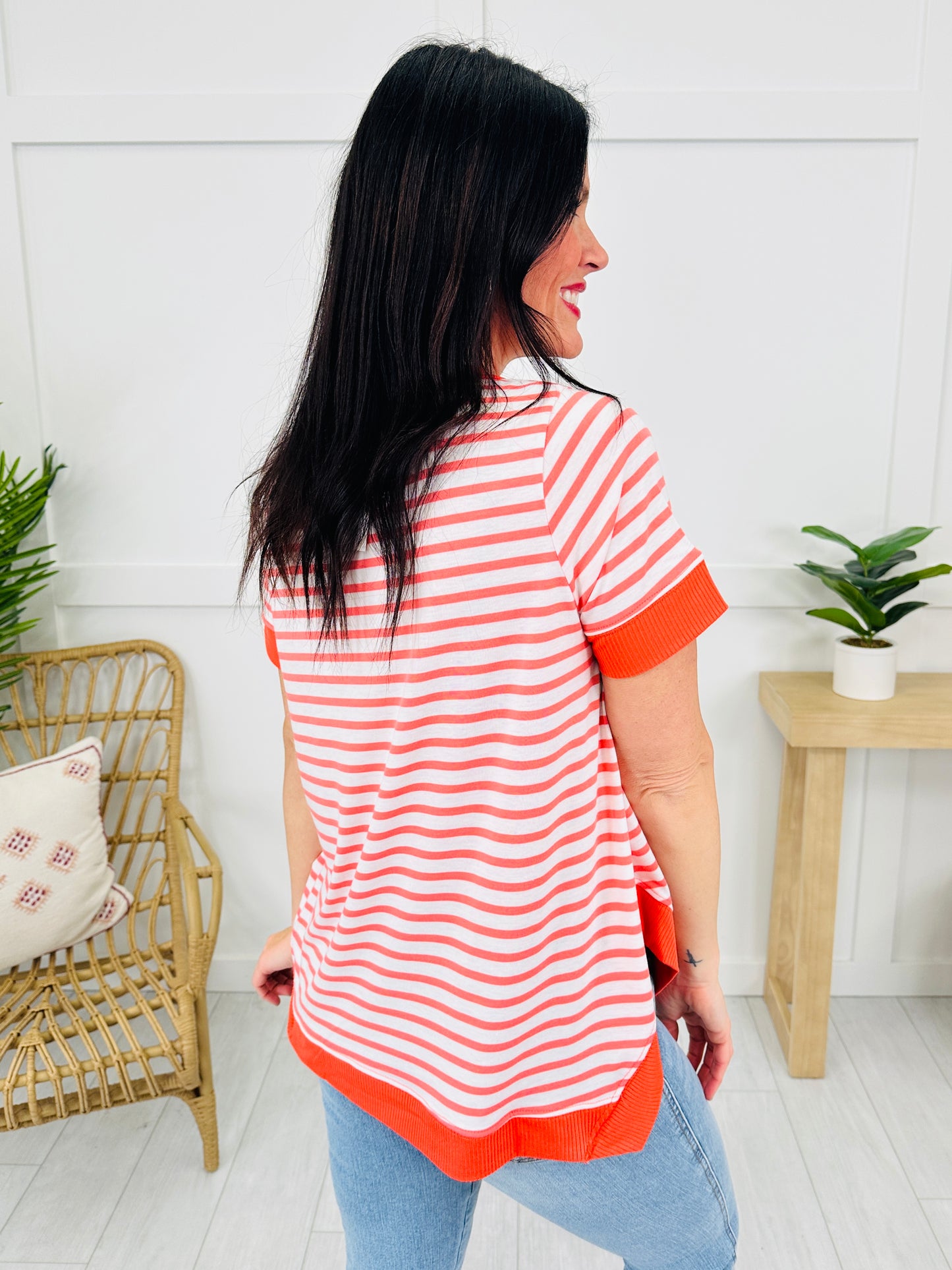 Morning Streaks Top in Off White/Coral