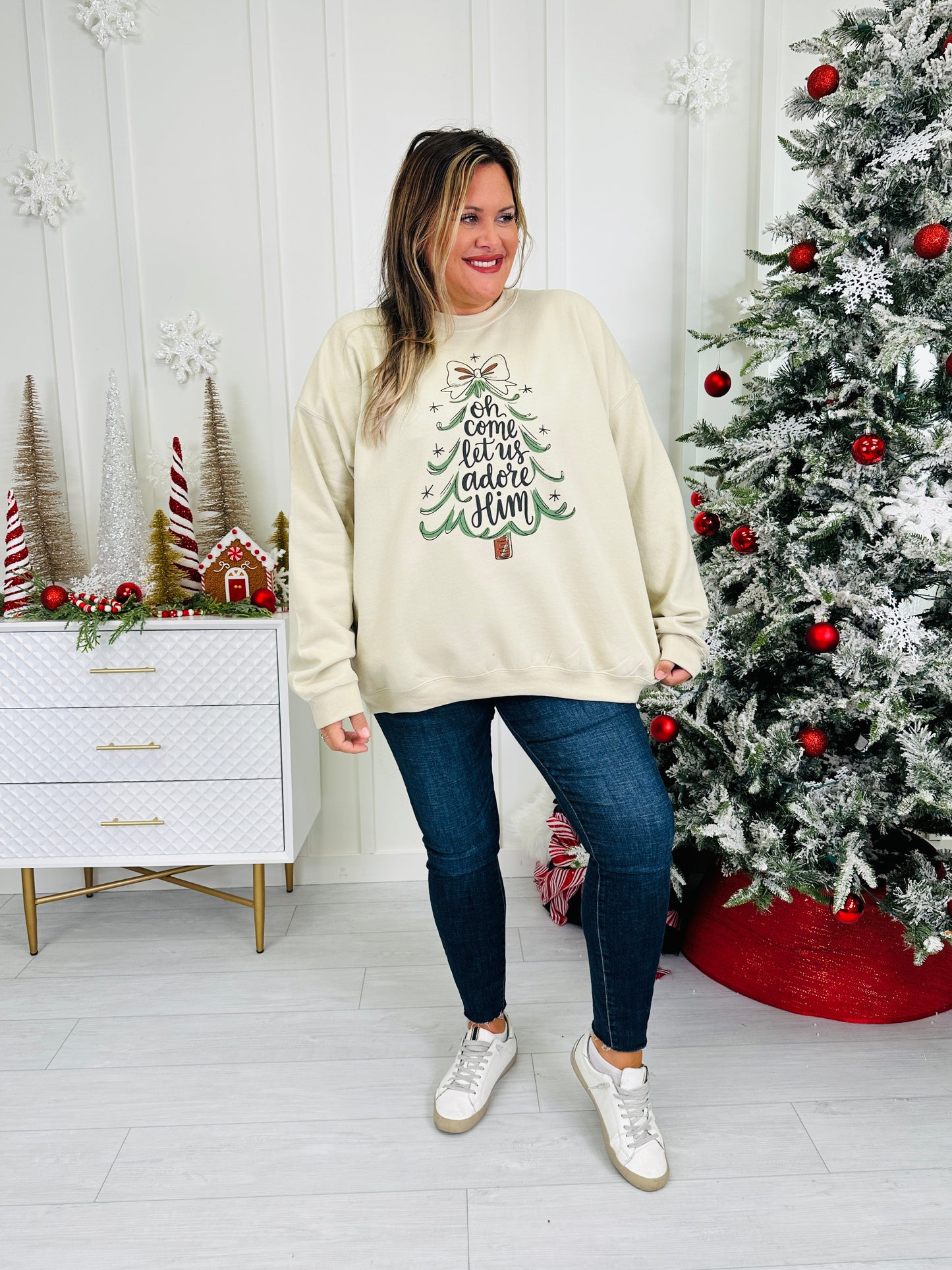 Oh Come Let Us Adore Him Graphic Crewneck Sweatshirt