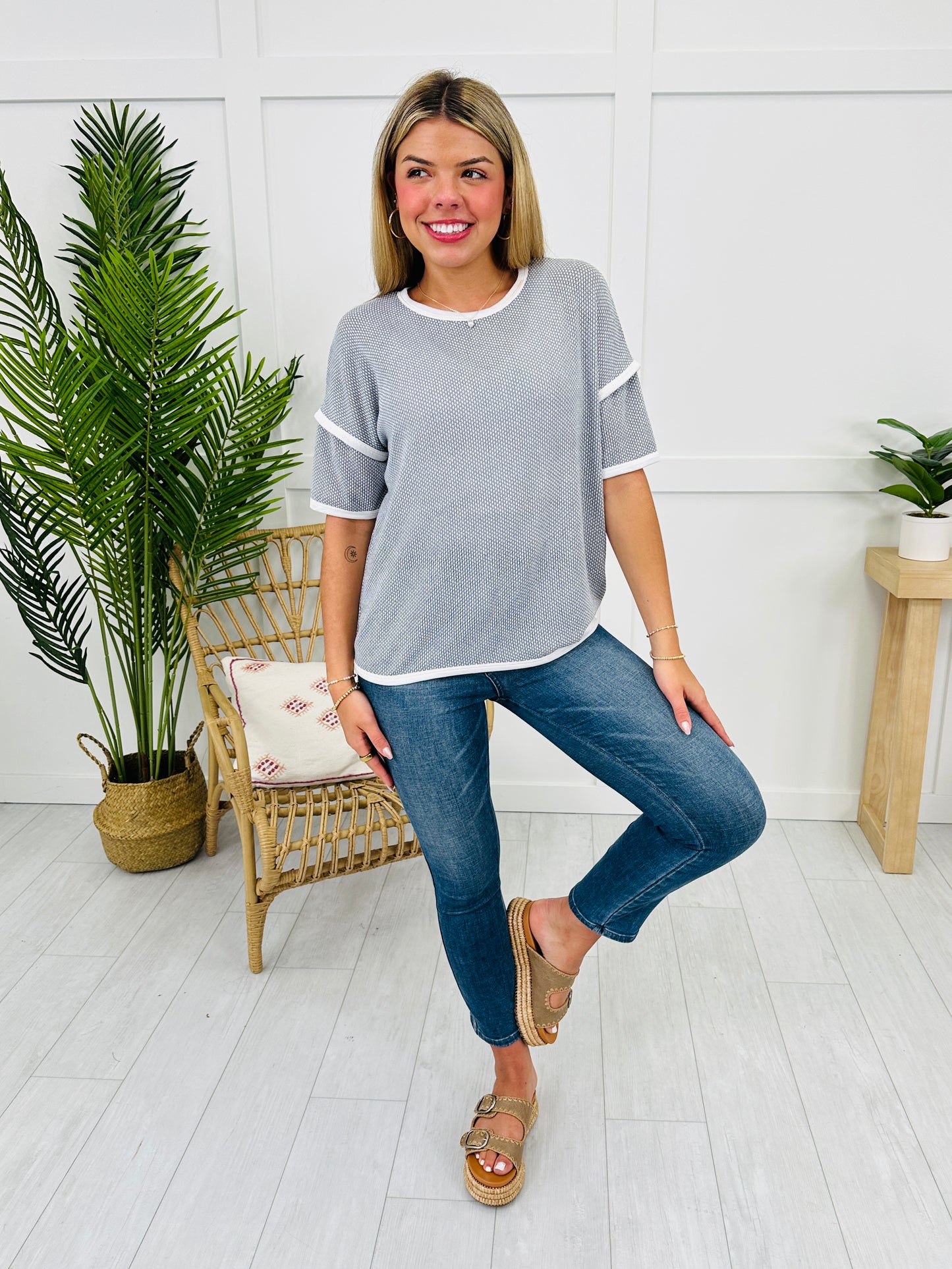 Subtle Current Top