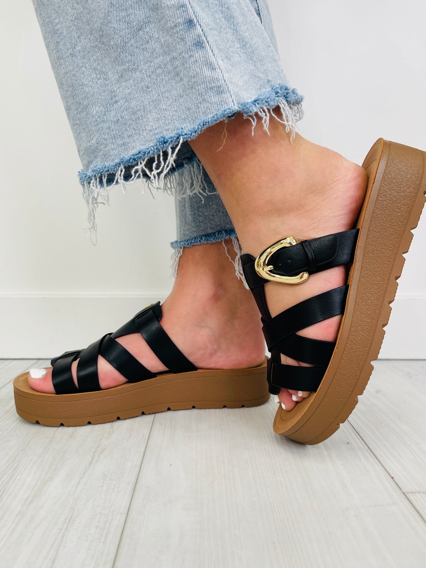 Effortless Edge Sandals In Black