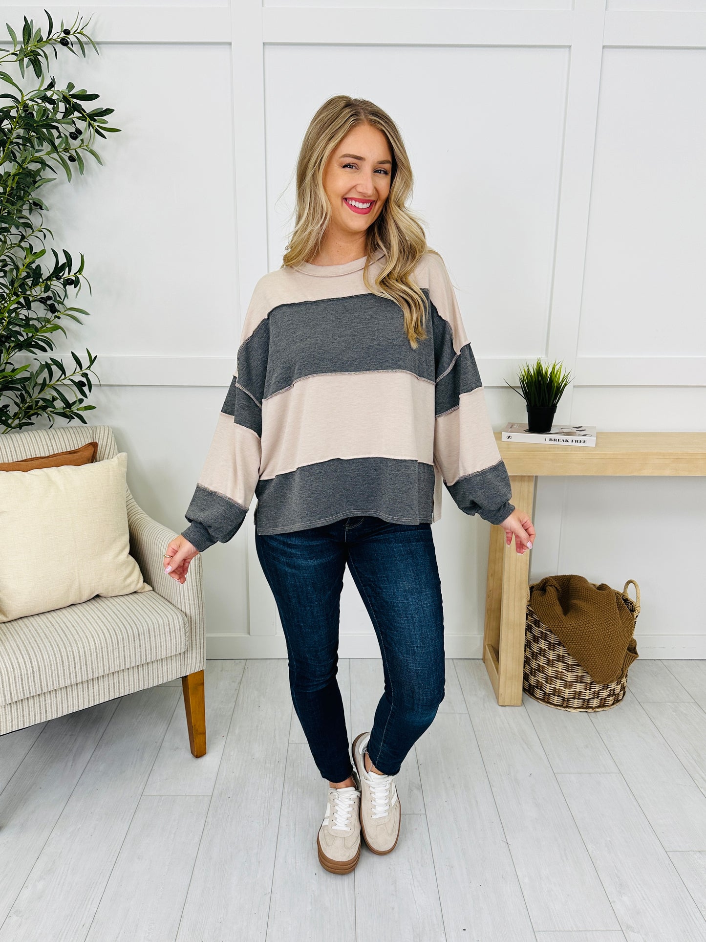 Parallel Mood Top in Latte/Charcoal