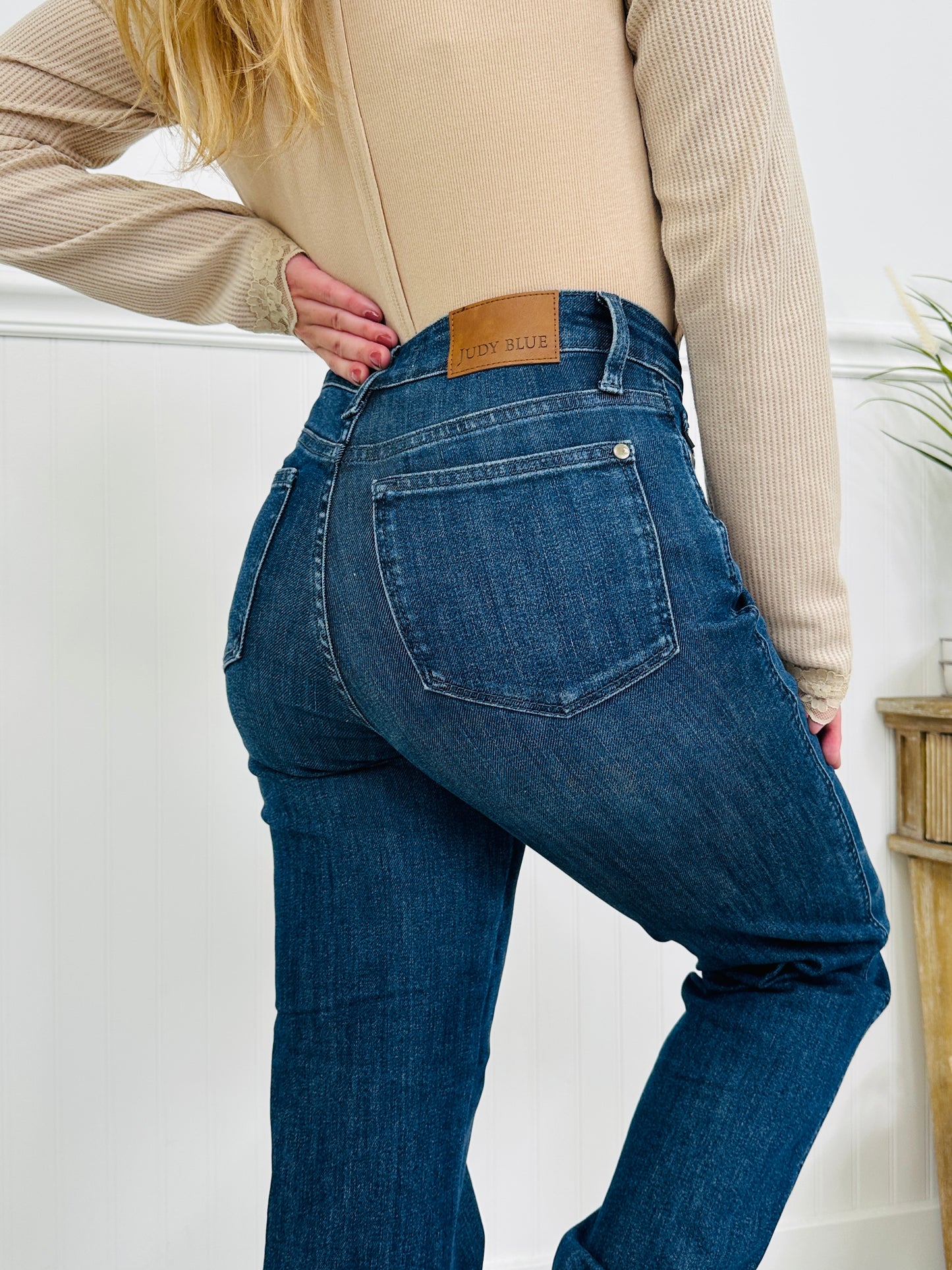 Judy Blue REG/CURVY Be In Control Tummy Control Straight Jeans- Multiple Inseams!