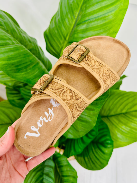 Buckled Style Sandals in Tan