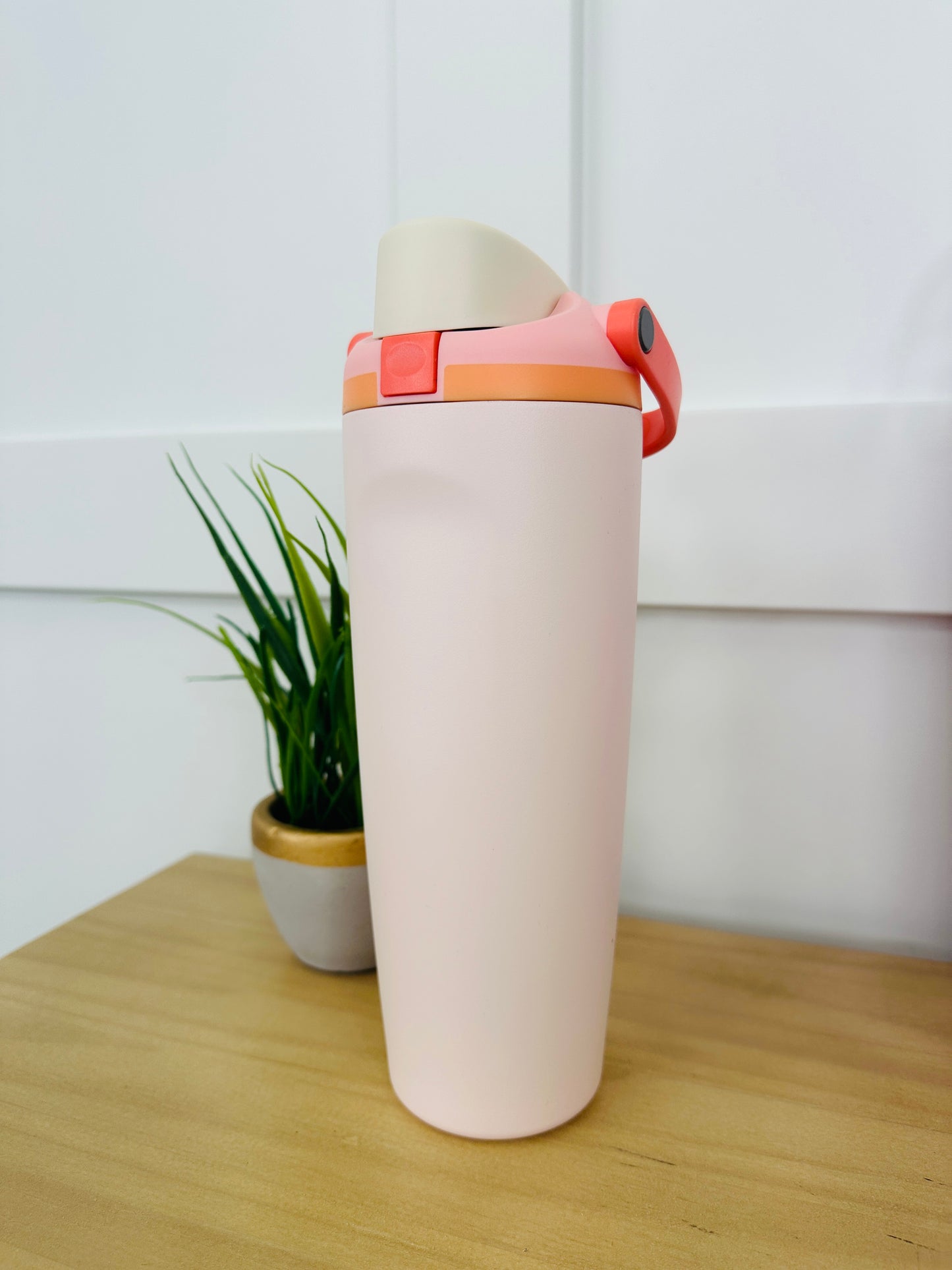 30oz Multicolor Water Bottle- Multiple Colors!
