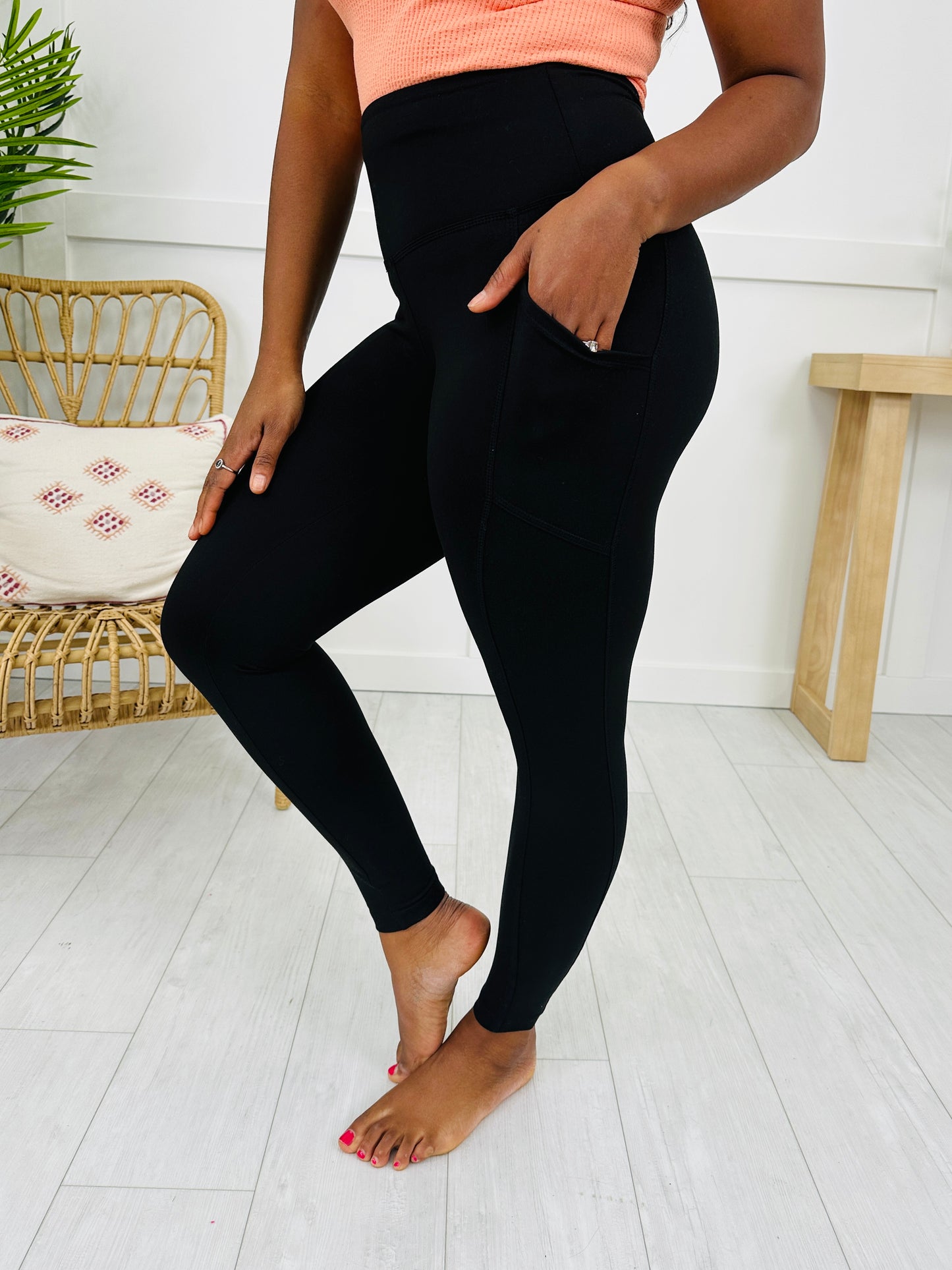 DOORBUSTER! Sculpted Comfort Leggings in Black