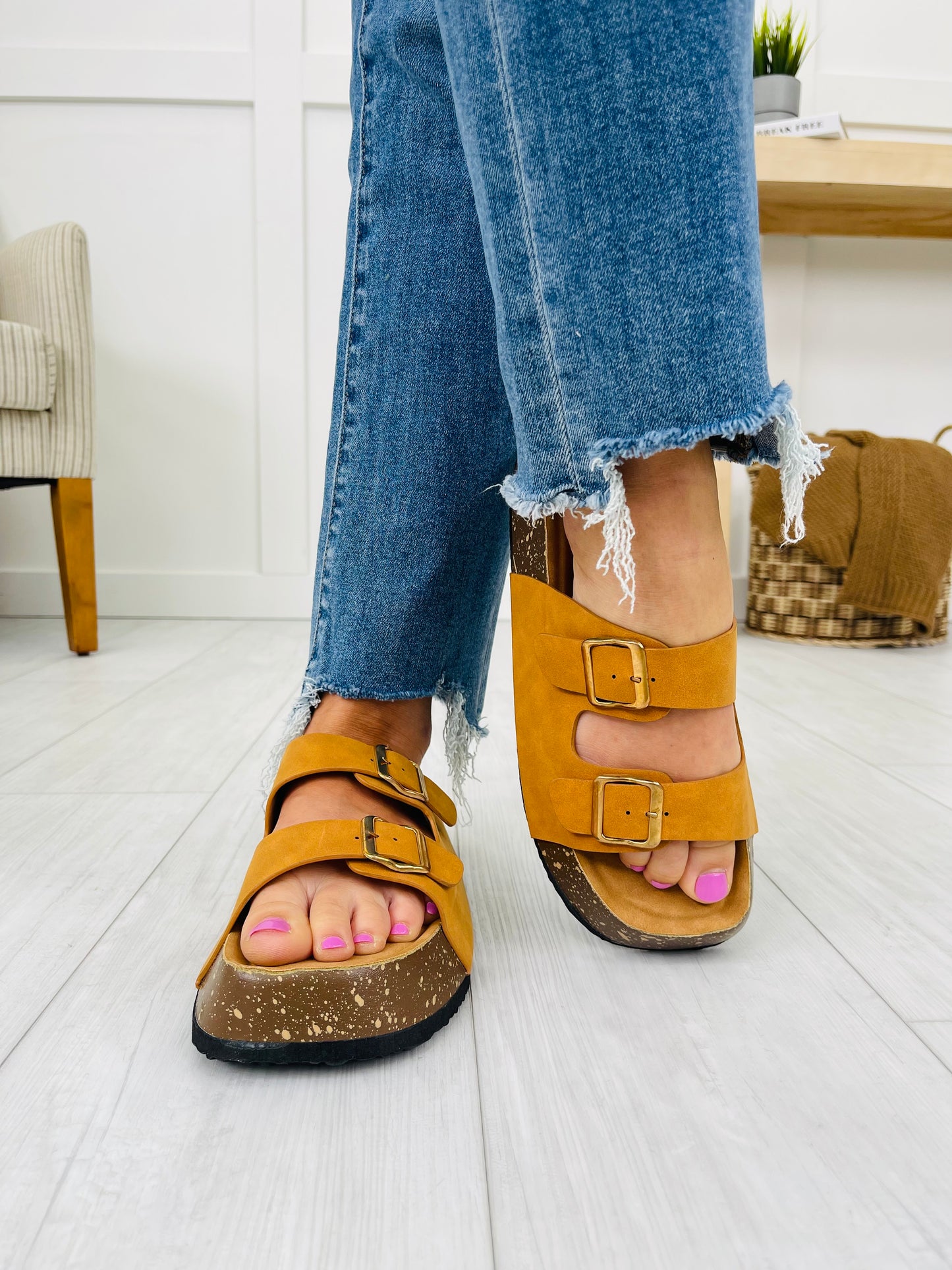 Daily Buckle Sandals