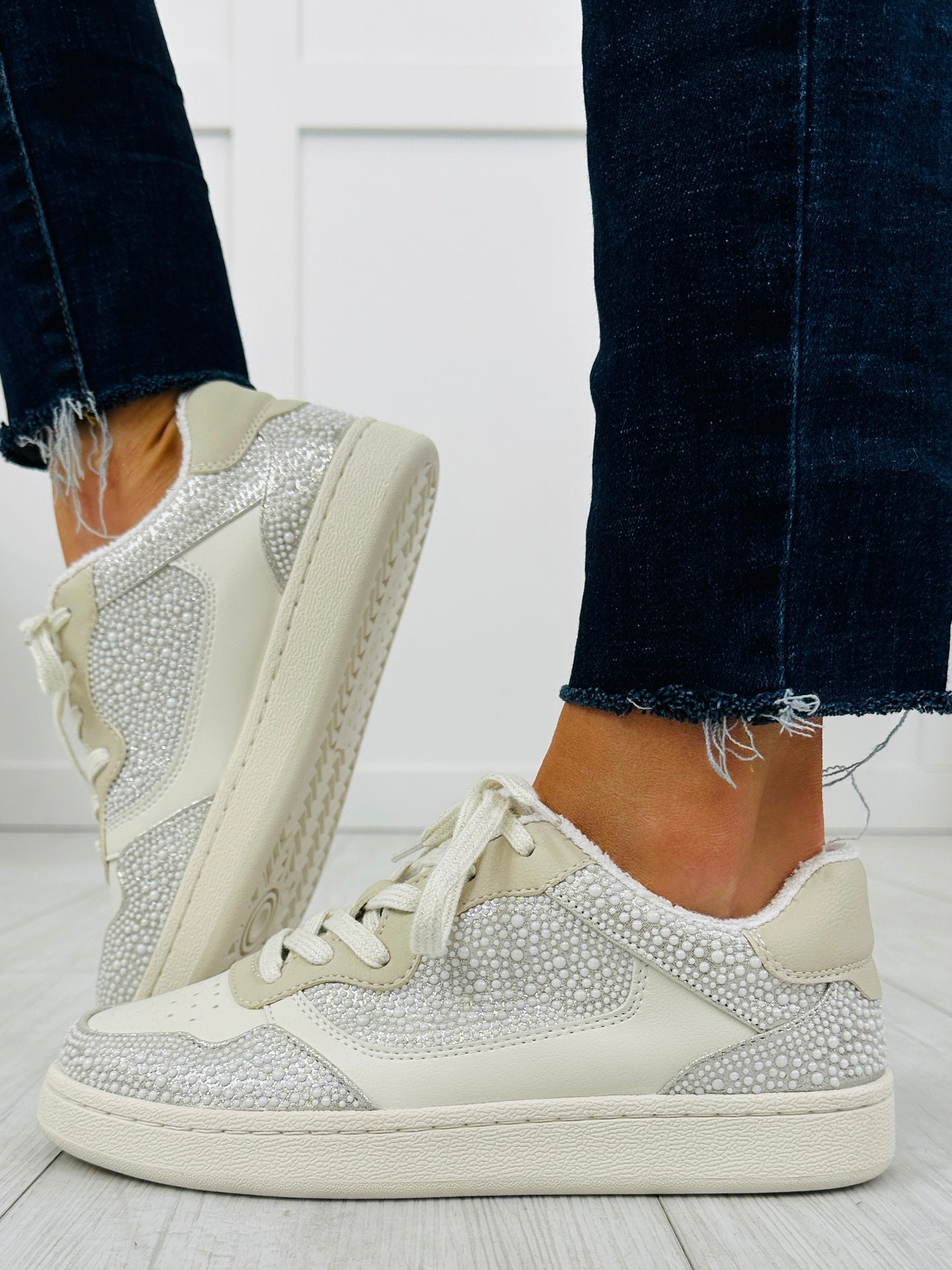Pearl & Grace Sneakers