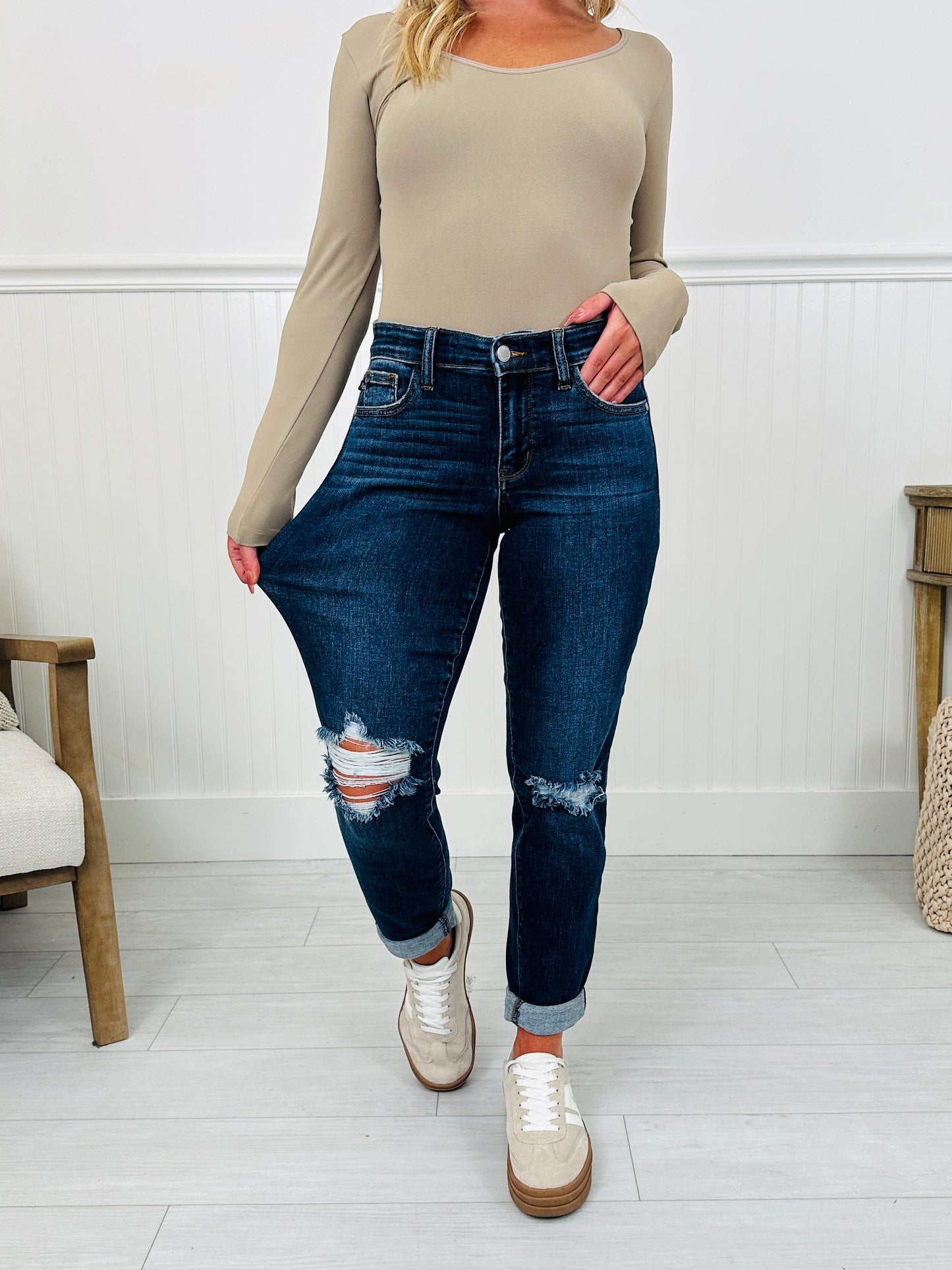Judy Blue Walk This Way Slim Straight Leg Jeans in Reg/Curvy
