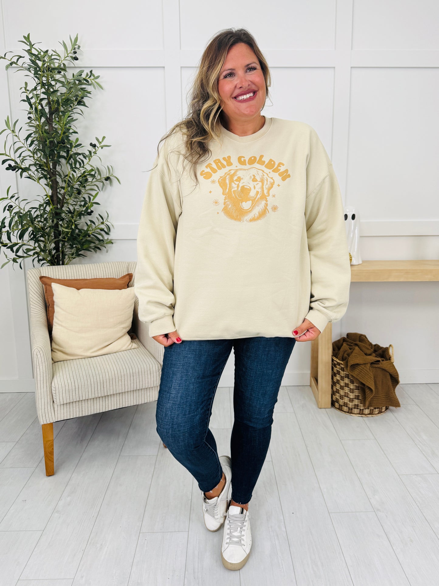 Stay Golden Graphic Crewneck Sweatshirt