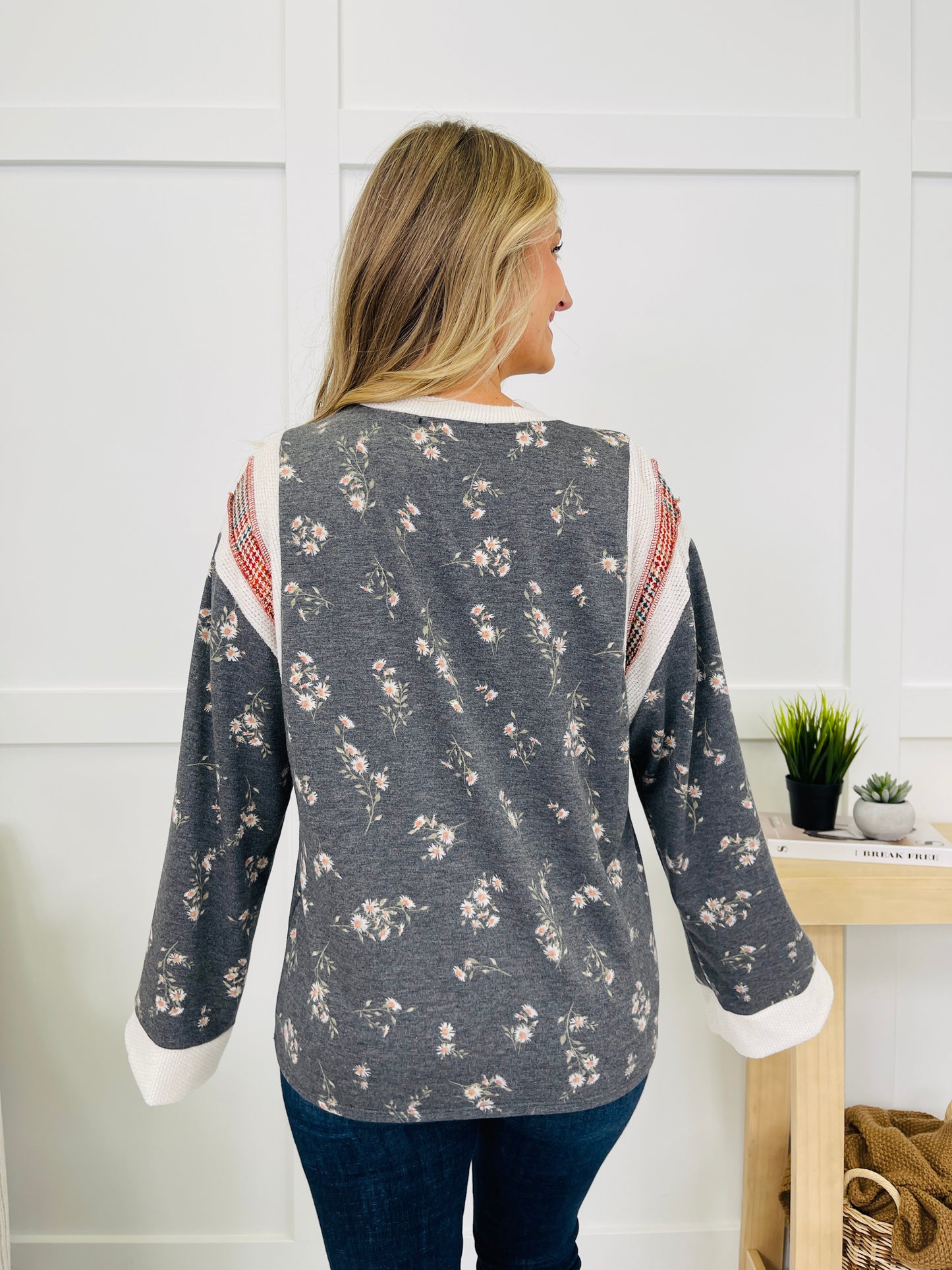 Dream With Florals Pullover