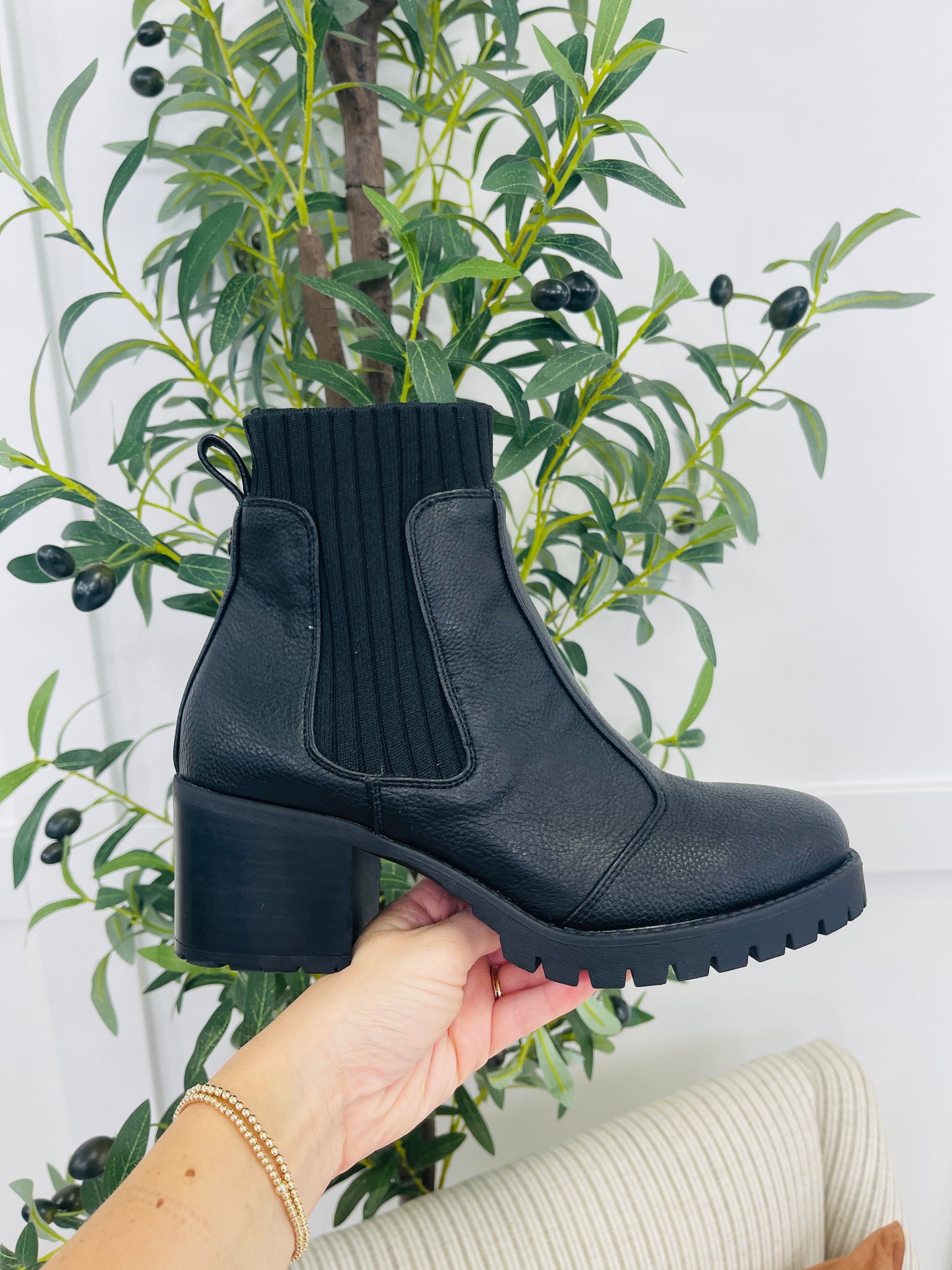 Power Stomp Booties in Black