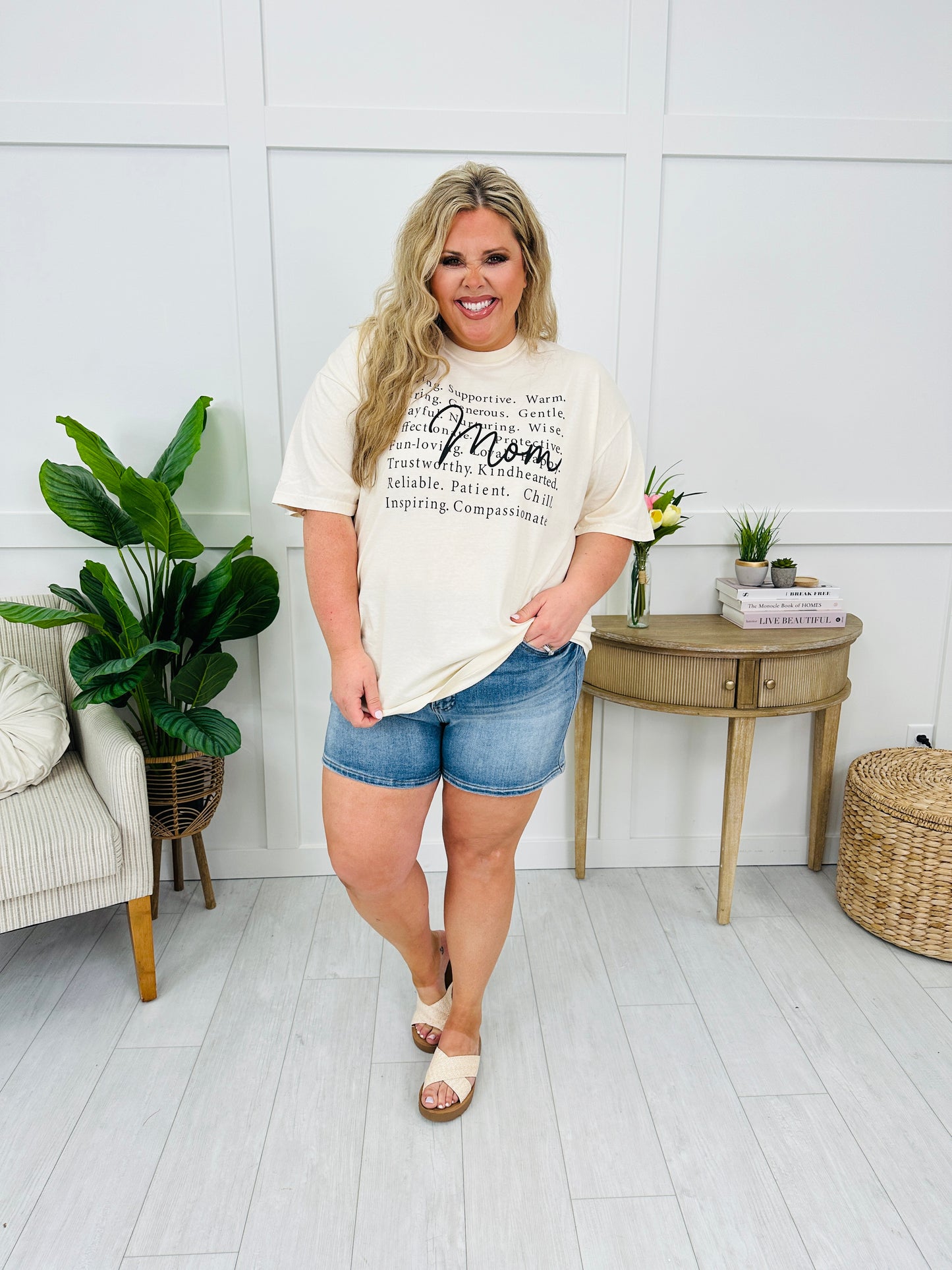 Mom Affirmations Graphic Tee