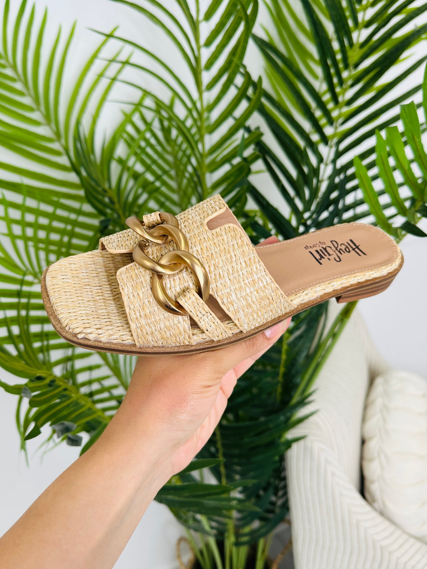 Loop Me In Sandals