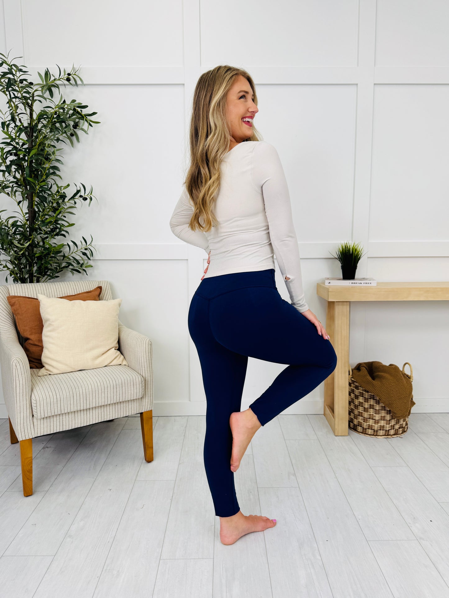 Pulse Rise Leggings in Navy Blue