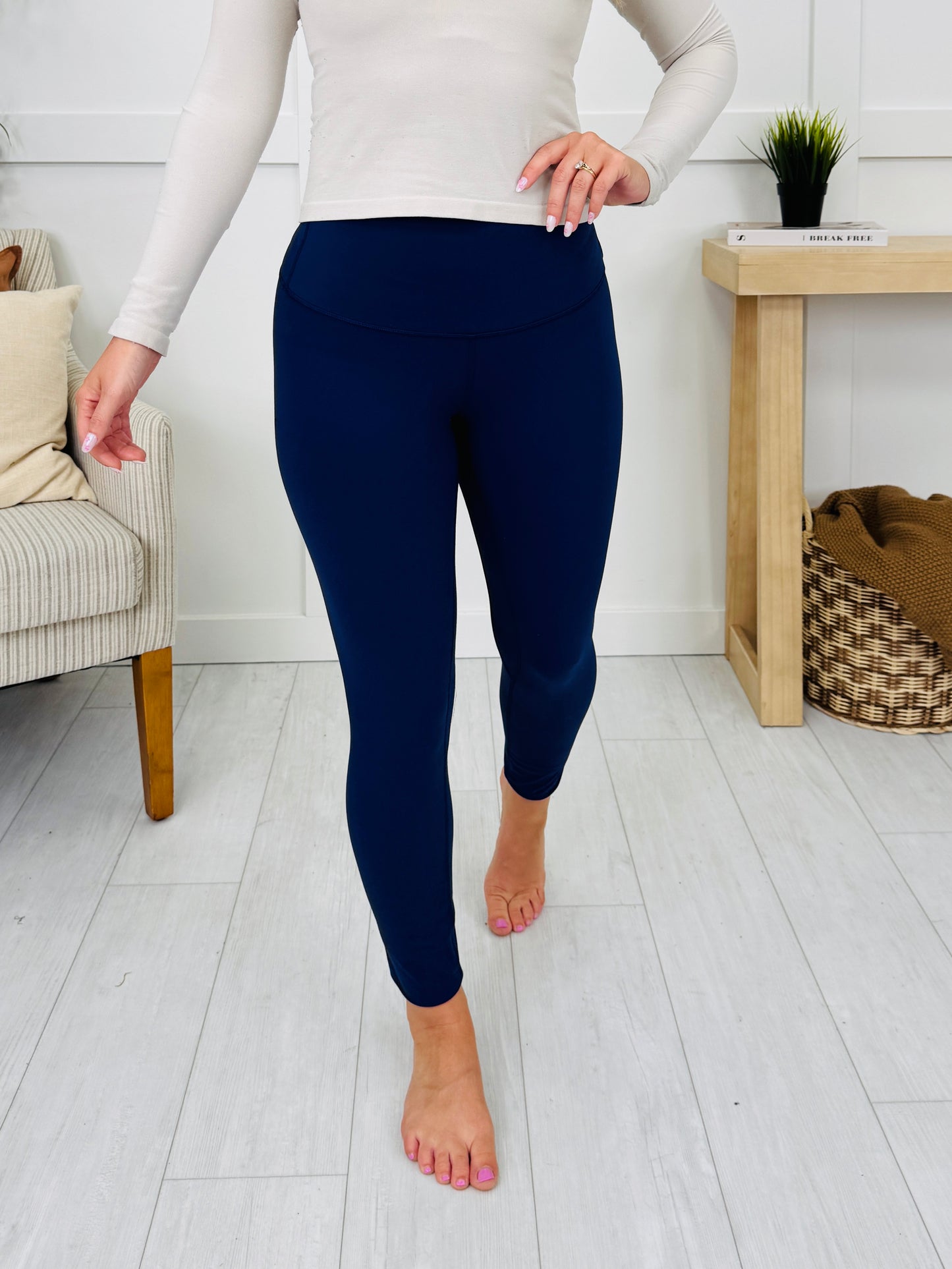 Pulse Rise Leggings in Navy Blue