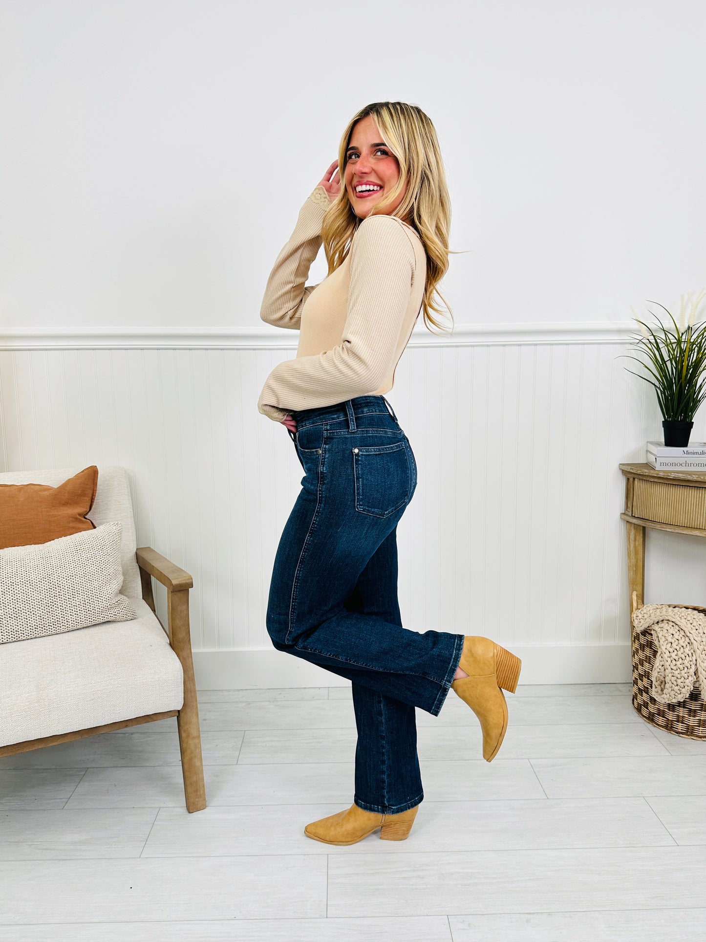 Judy Blue REG/CURVY Be In Control Tummy Control Straight Jeans- Multiple Inseams!
