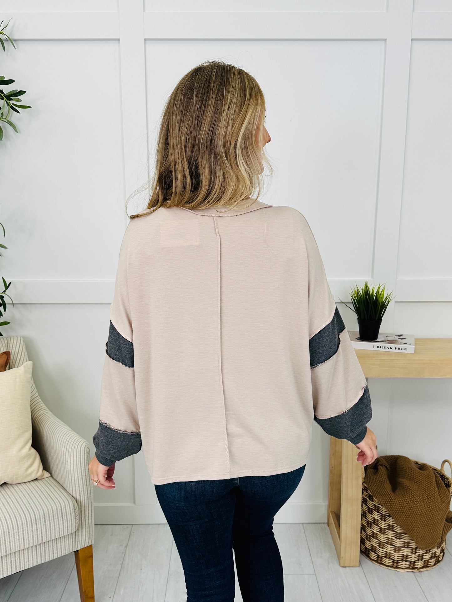 Parallel Mood Top in Latte/Charcoal