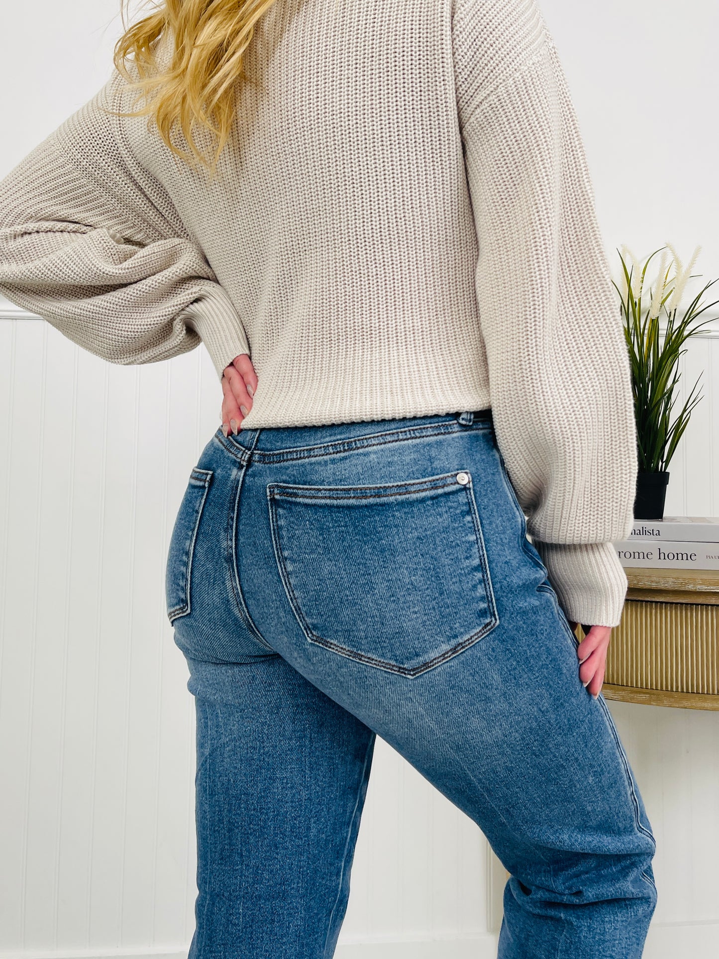 Judy Blue Cute As A Button Rigid Magic Slim Straight Jeans