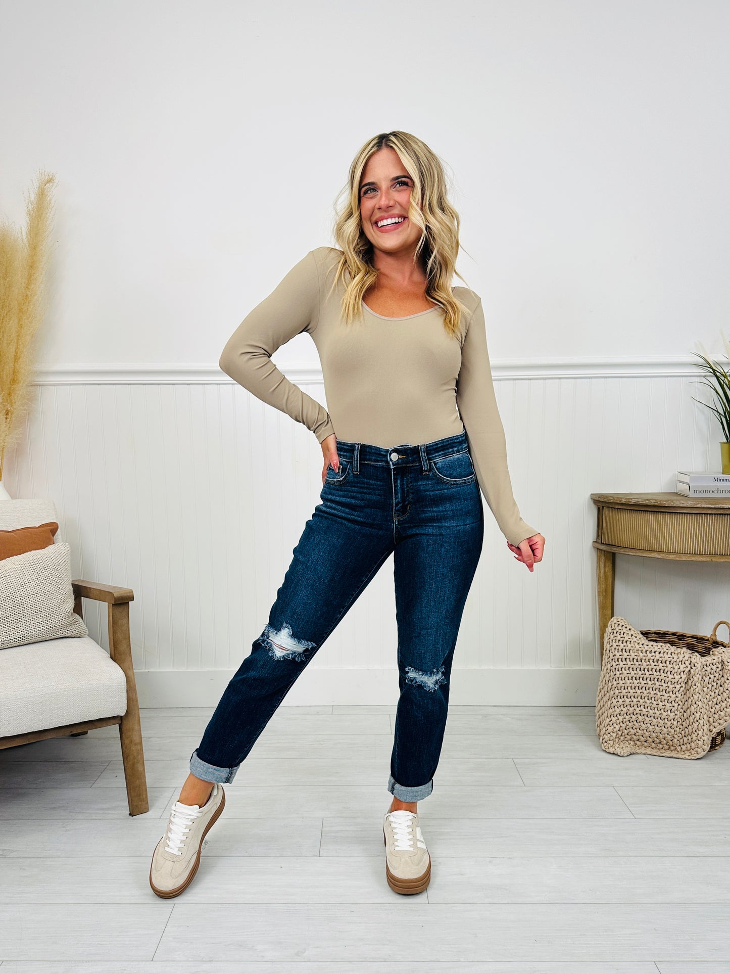 Judy Blue Walk This Way Slim Straight Leg Jeans in Reg/Curvy