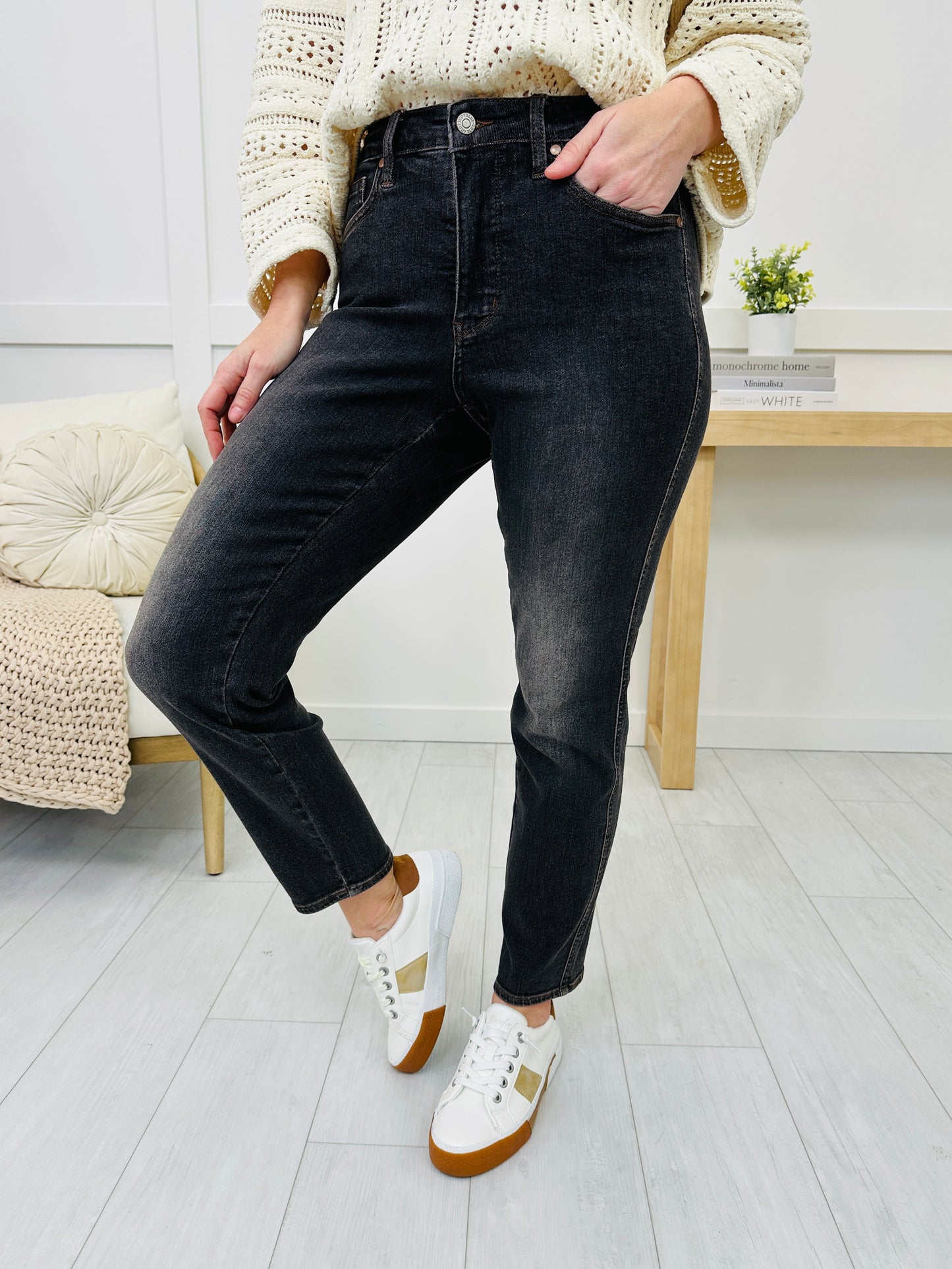 Judy Blue Losing Control Tummy Control Slim Fit Jeans