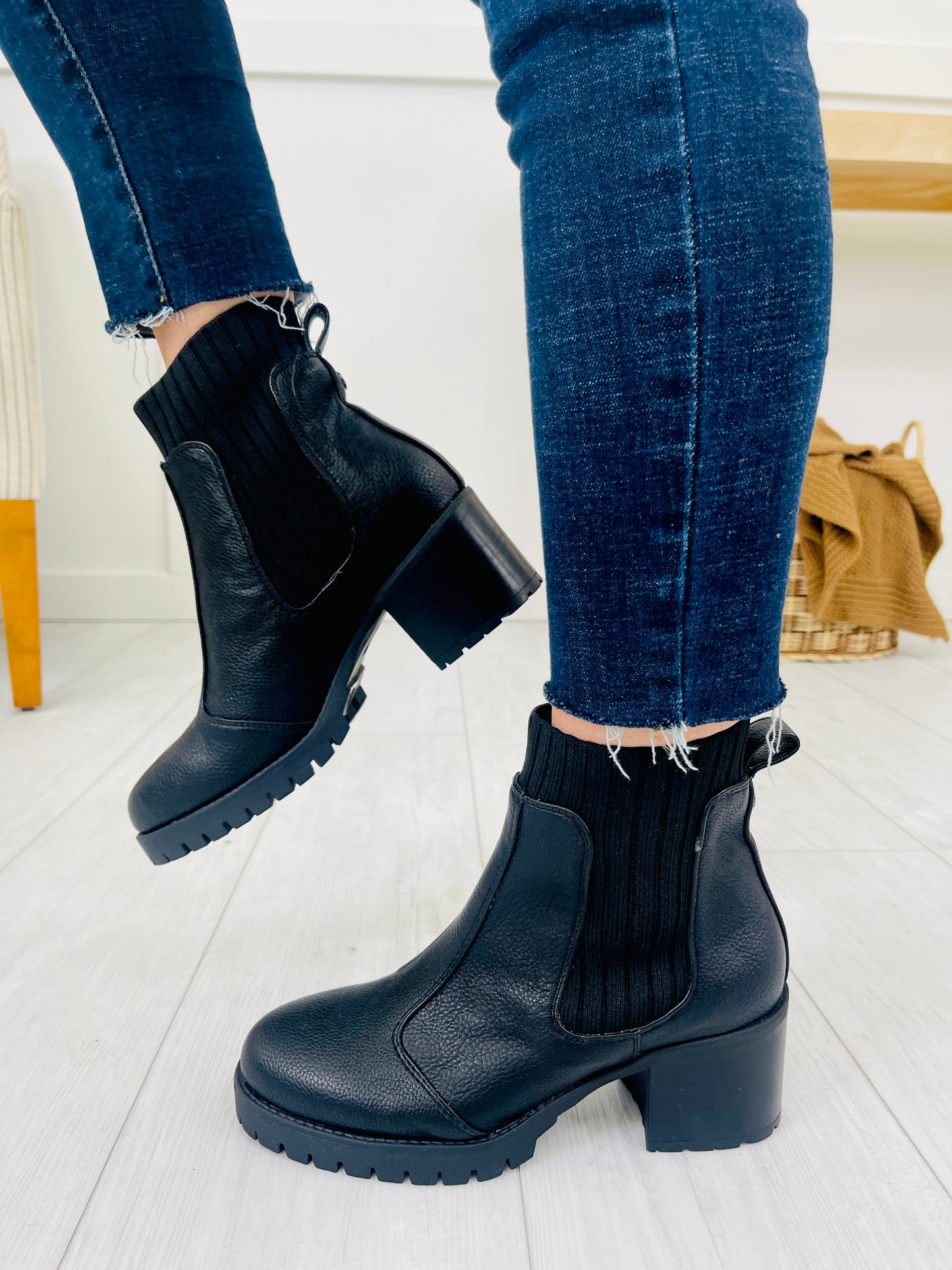 Power Stomp Booties in Black