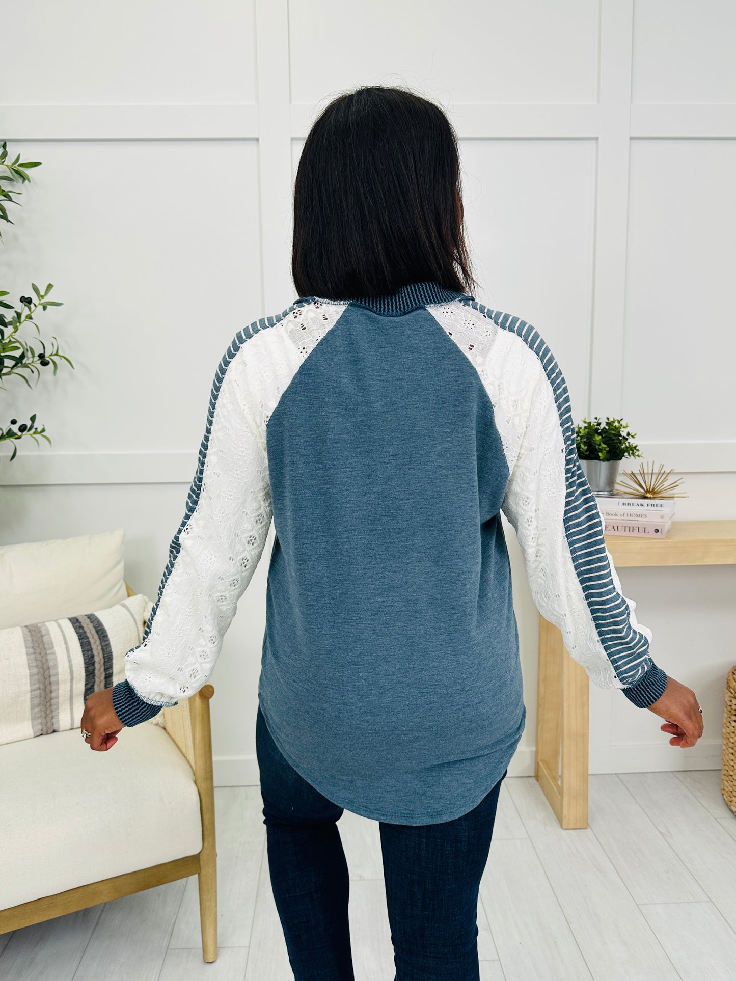 Between The Lines Top In Teal