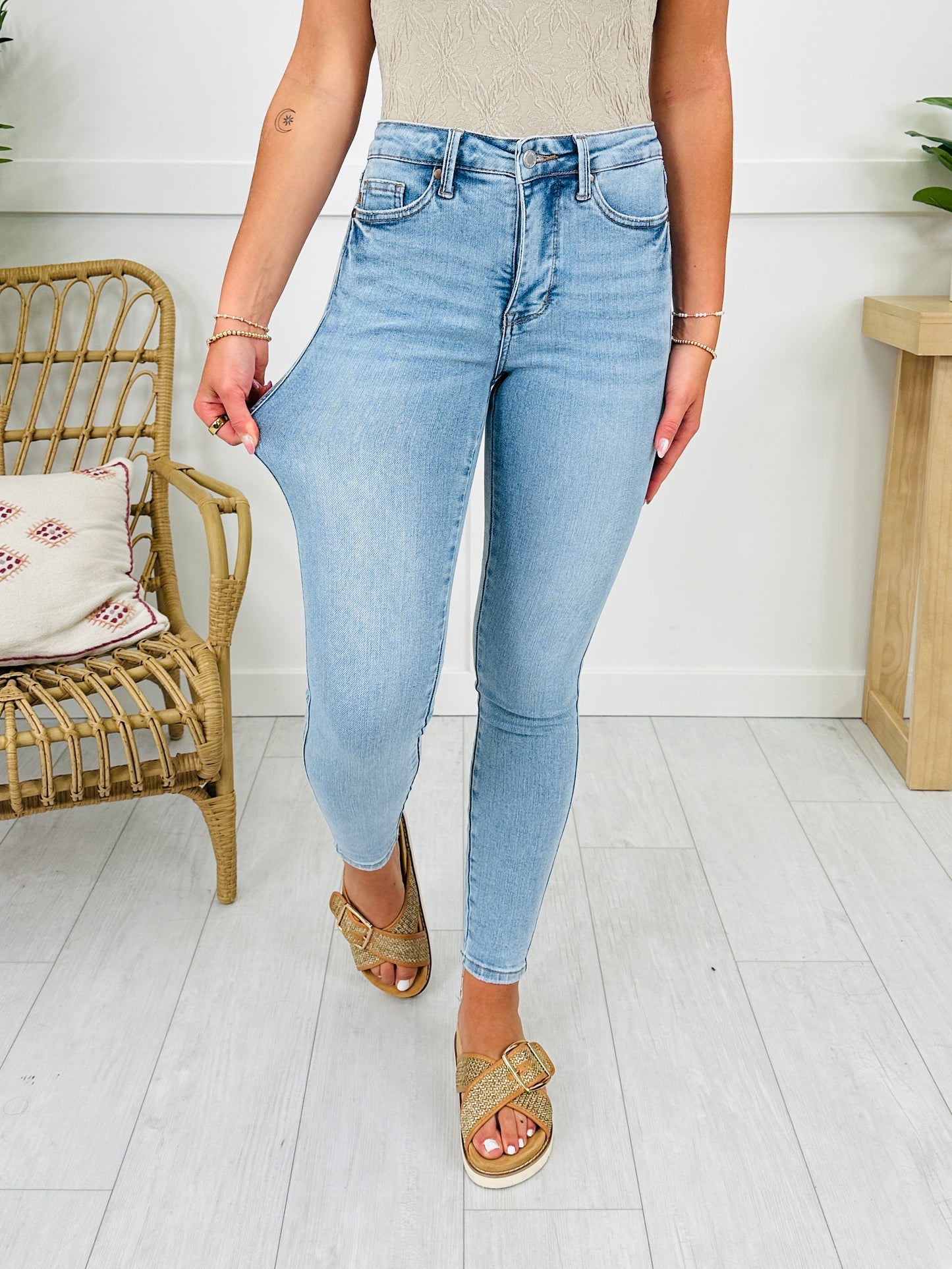 Judy Blue Better Shape Up Tummy Control Vintage Skinny Jeans