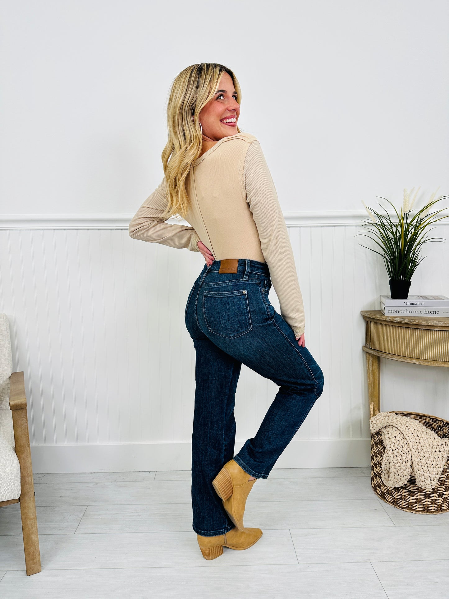 Judy Blue REG/CURVY Be In Control Tummy Control Straight Jeans- Multiple Inseams!