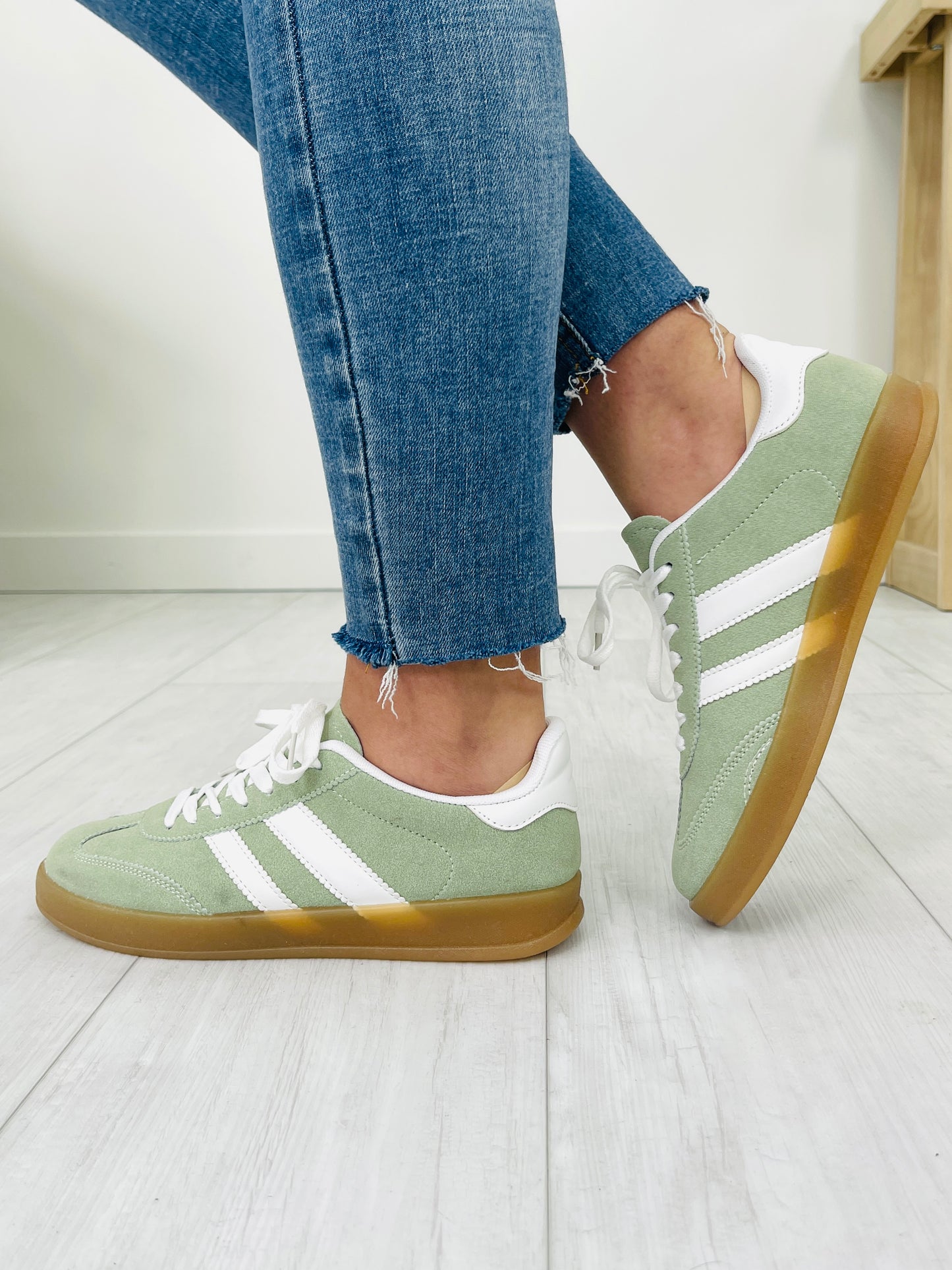 Lace Up And Go Sneakers In Green/White