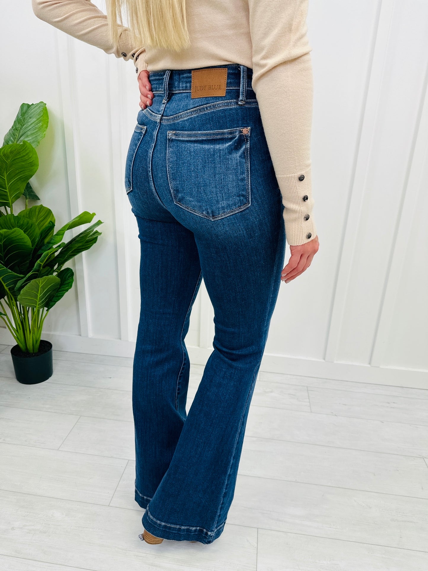 Judy Blue REG/CURVY Always There Flare Jeans