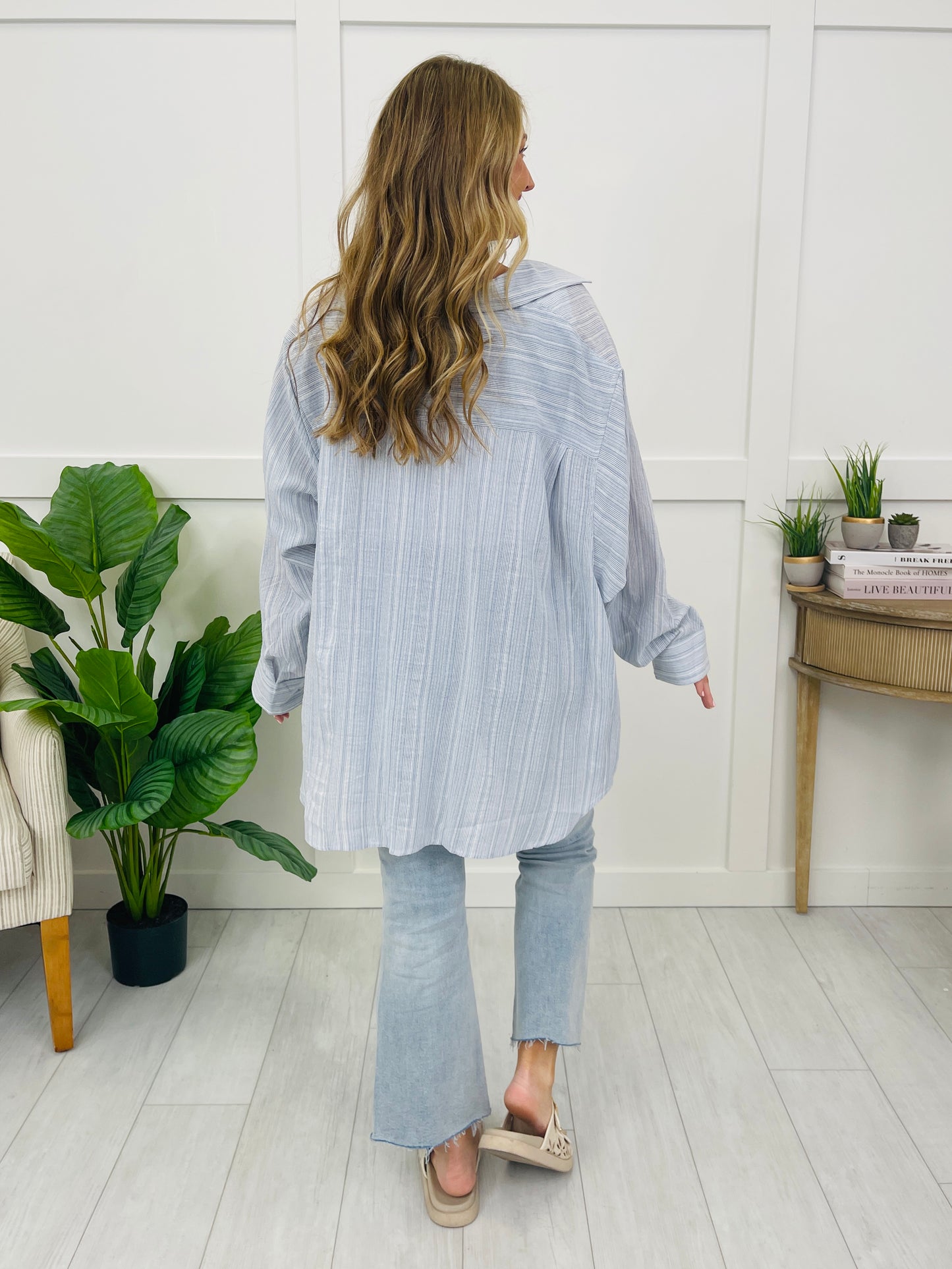Blurred Horizons Top In Blue