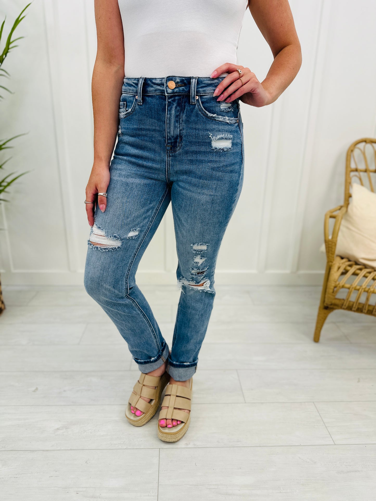 Mica REG/CURVY Good Luck Straight Leg Jeans