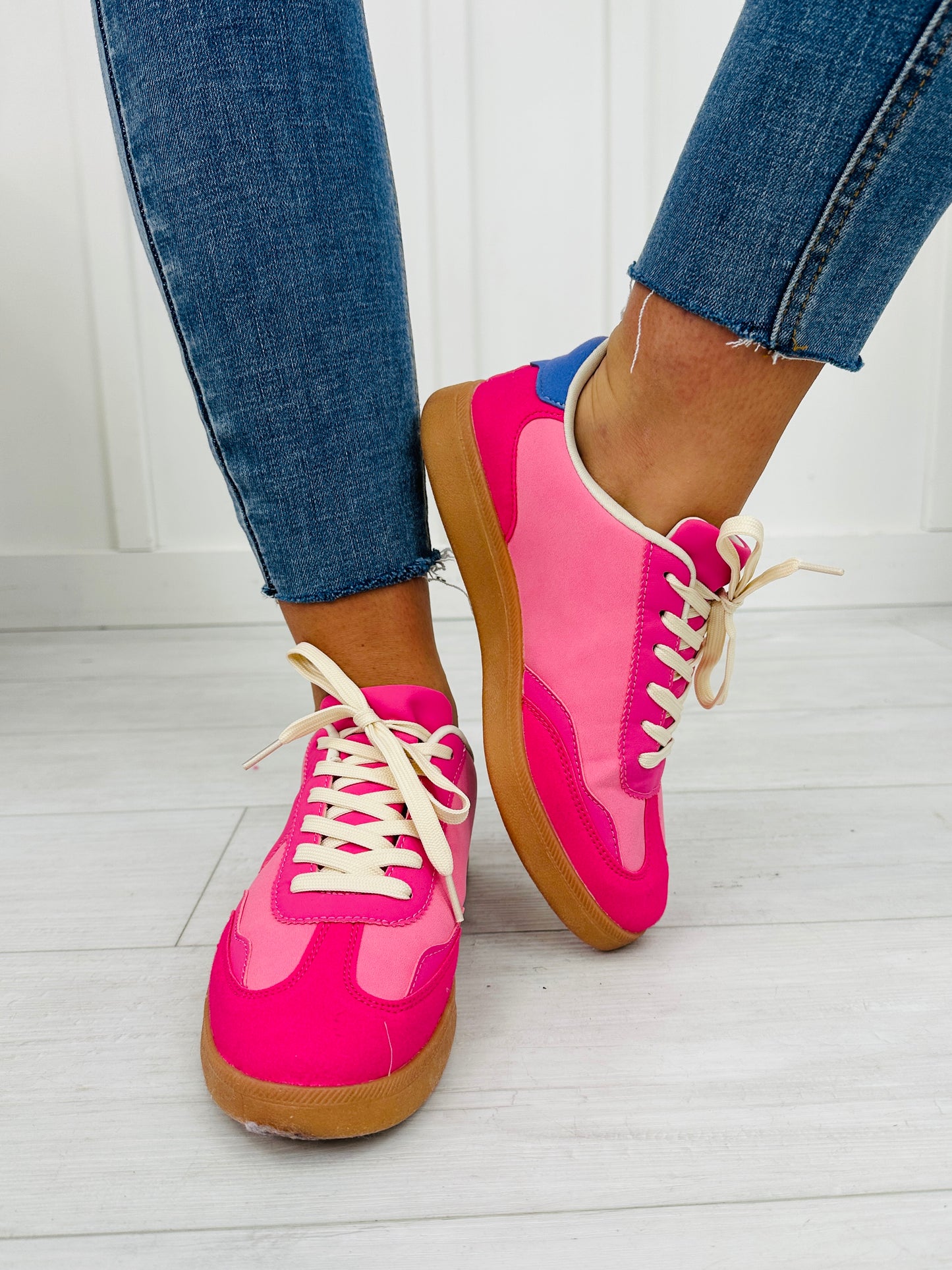 Festive Stride Sneakers In Fuchsia