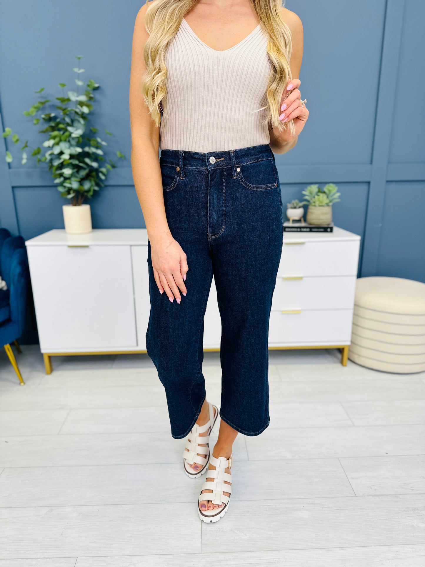 Judy Blue Tummy Control Everything You Want Wide Leg Cropped Jeans in Reg/Curvy