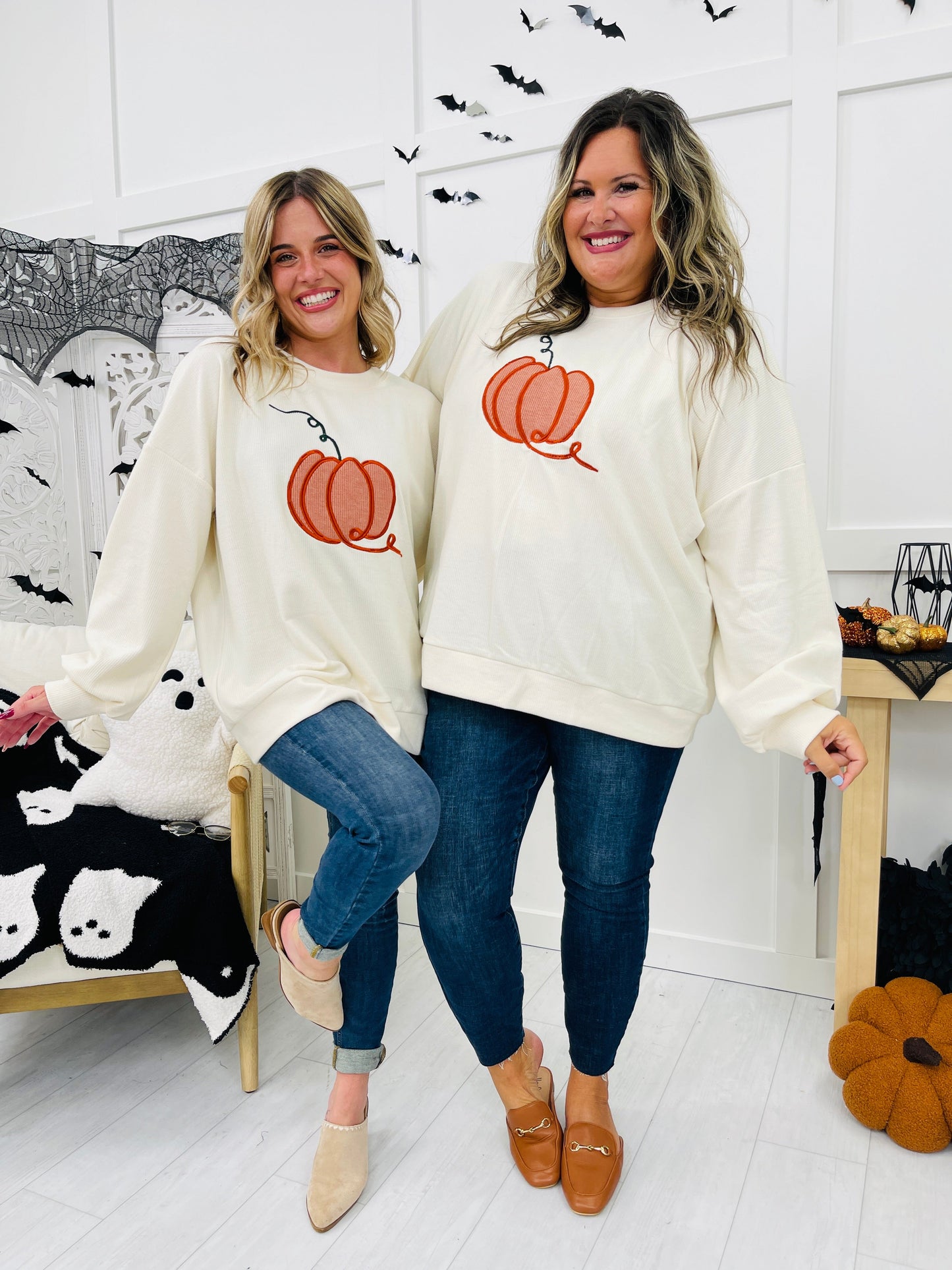 REG/CURVY Jack O' Lantern Glow Sweatshirt