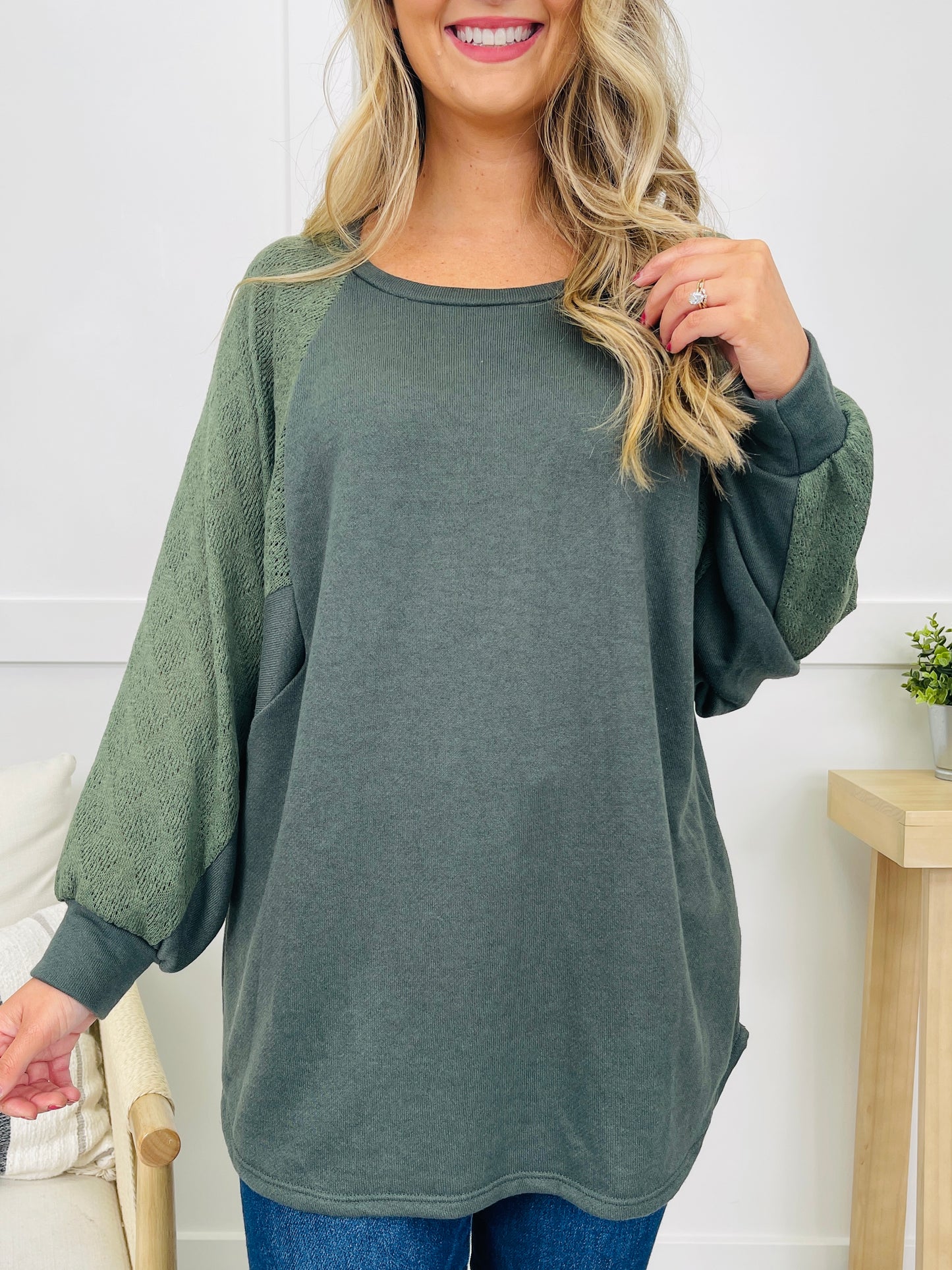 Contrast Crew Sweater in Olive