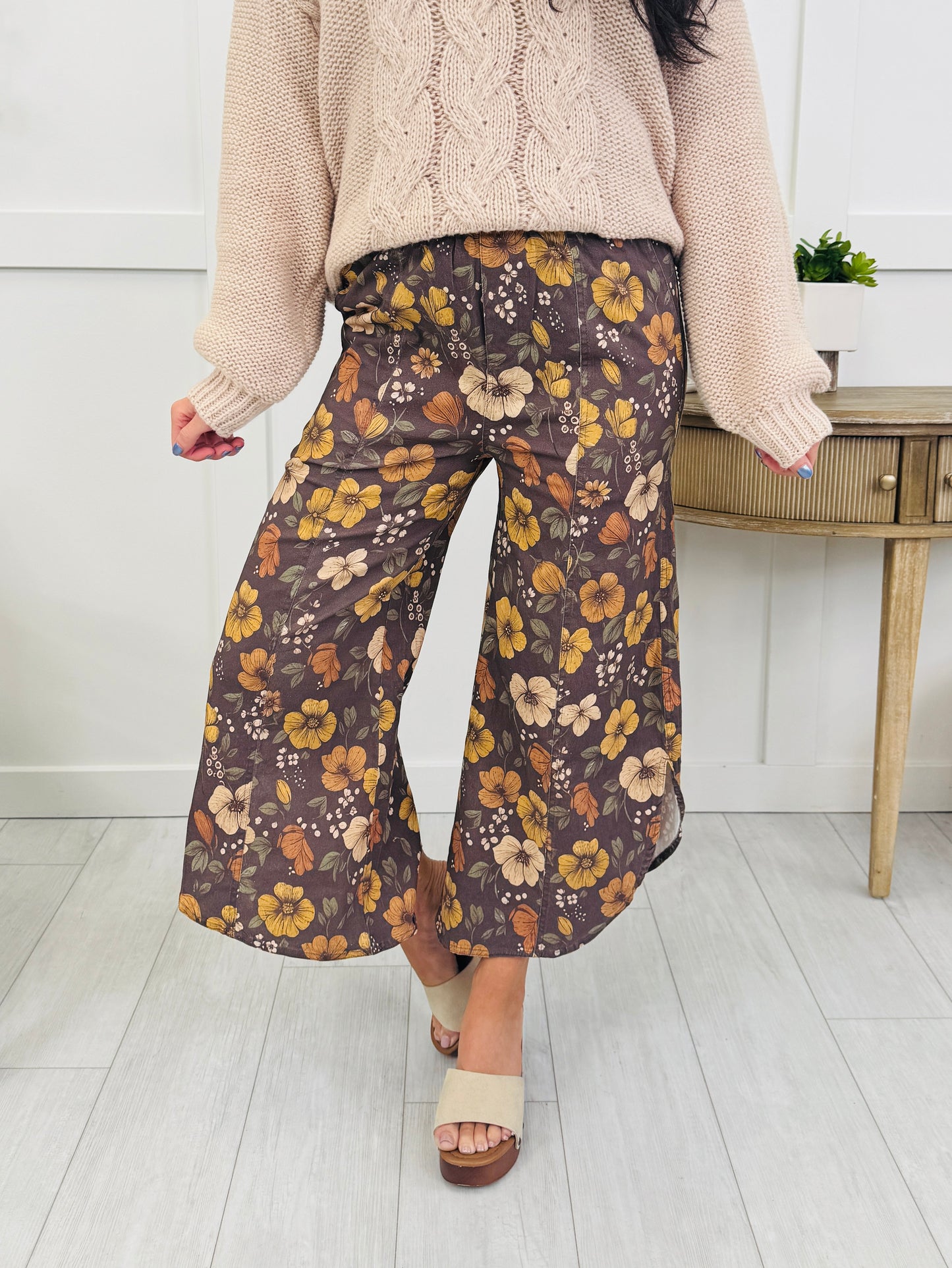 Easy Roamer Pants In Mocha Bloom Flower