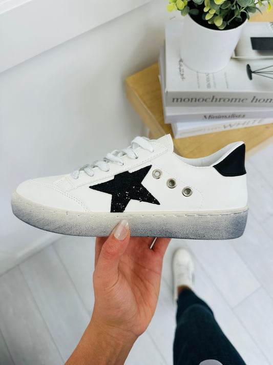 Starlight Steps Sneakers In White/Black