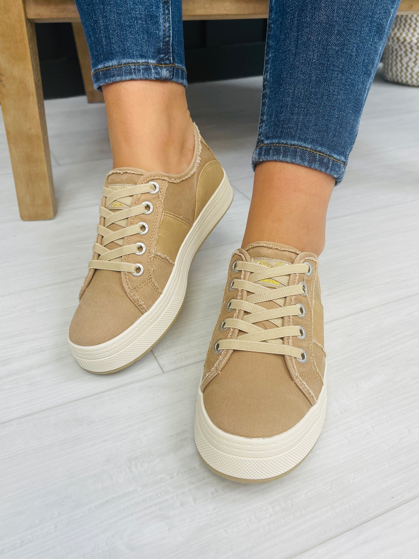 Runaway Rhythm Sneakers In Desert Khaki