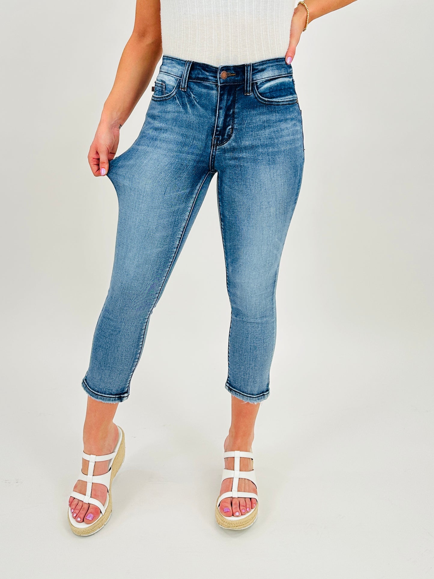 Restock! Judy Blue REG/CURVY Go Against The Grain Capri Jeans